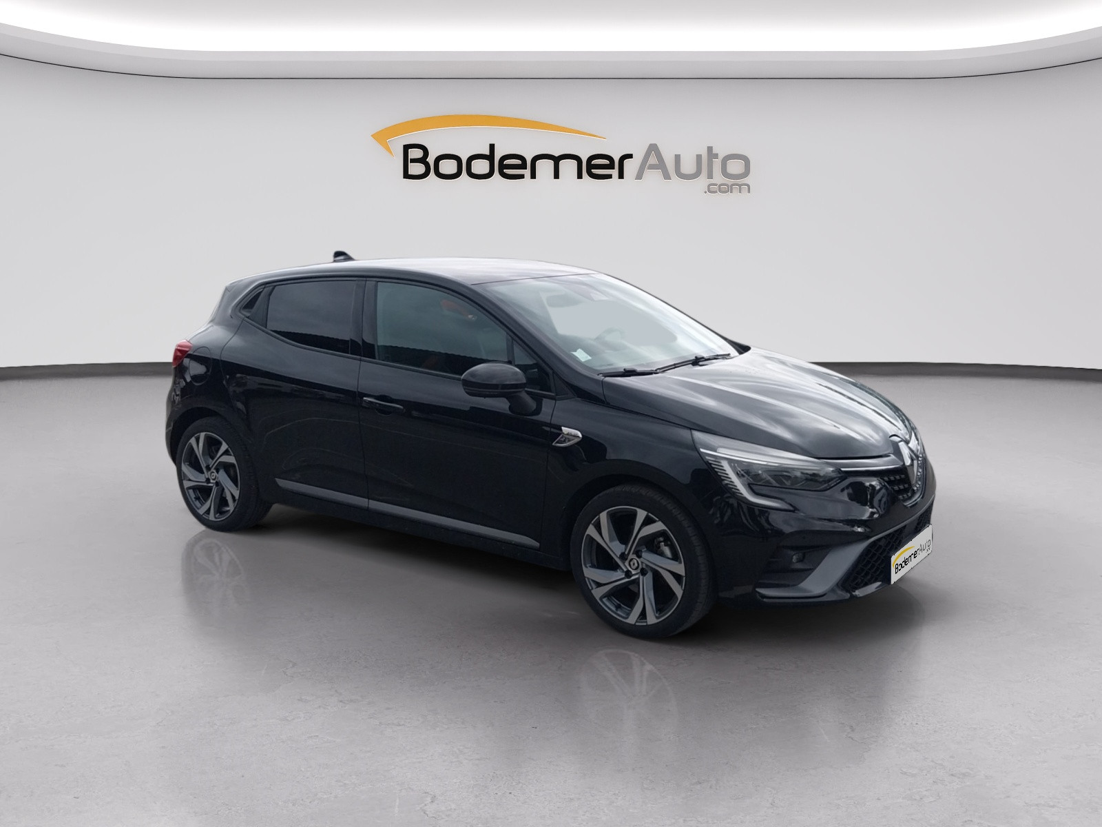 Vente en ligne Renault Clio 5 Clio TCe 140 au prix de 17 990 €