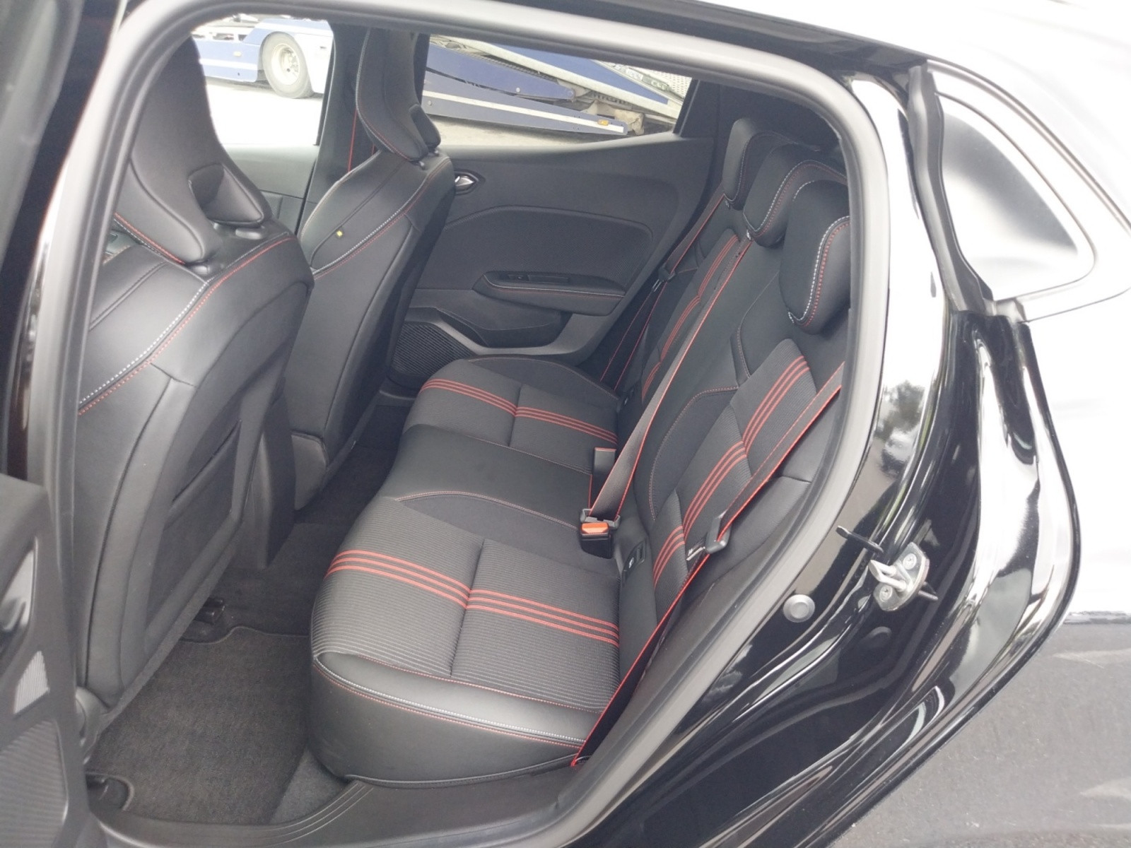 Vente en ligne Renault Clio 5 Clio TCe 140 au prix de 17 990 €