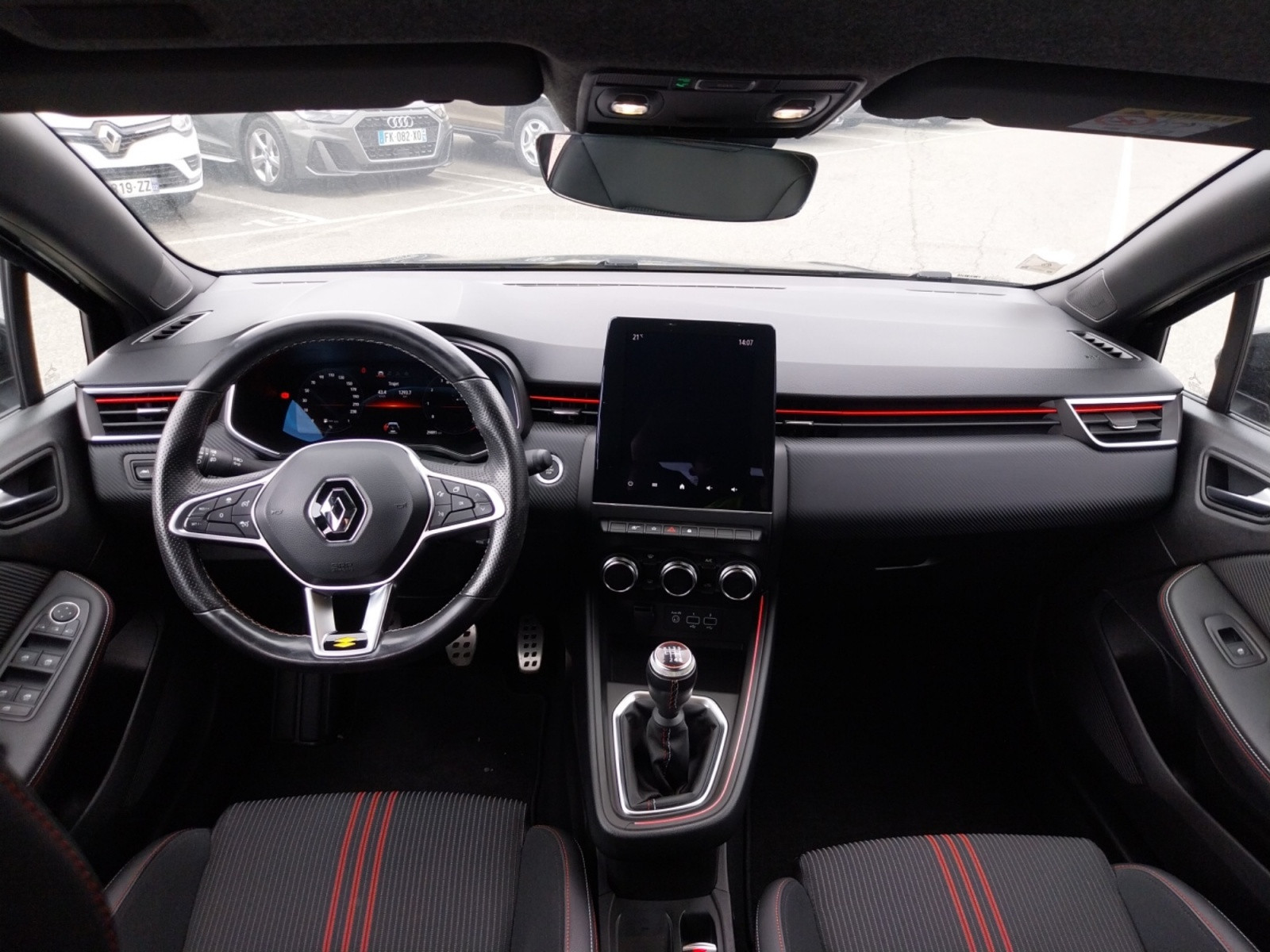 Vente en ligne Renault Clio 5 Clio TCe 140 au prix de 17 990 €