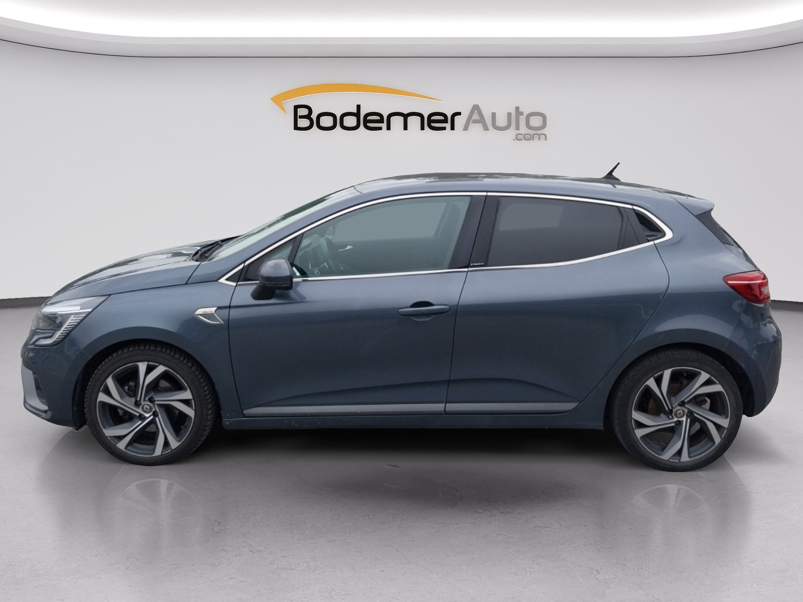 Vente en ligne Renault Clio 5 Clio E-Tech 140 - 21 au prix de 16 990 €