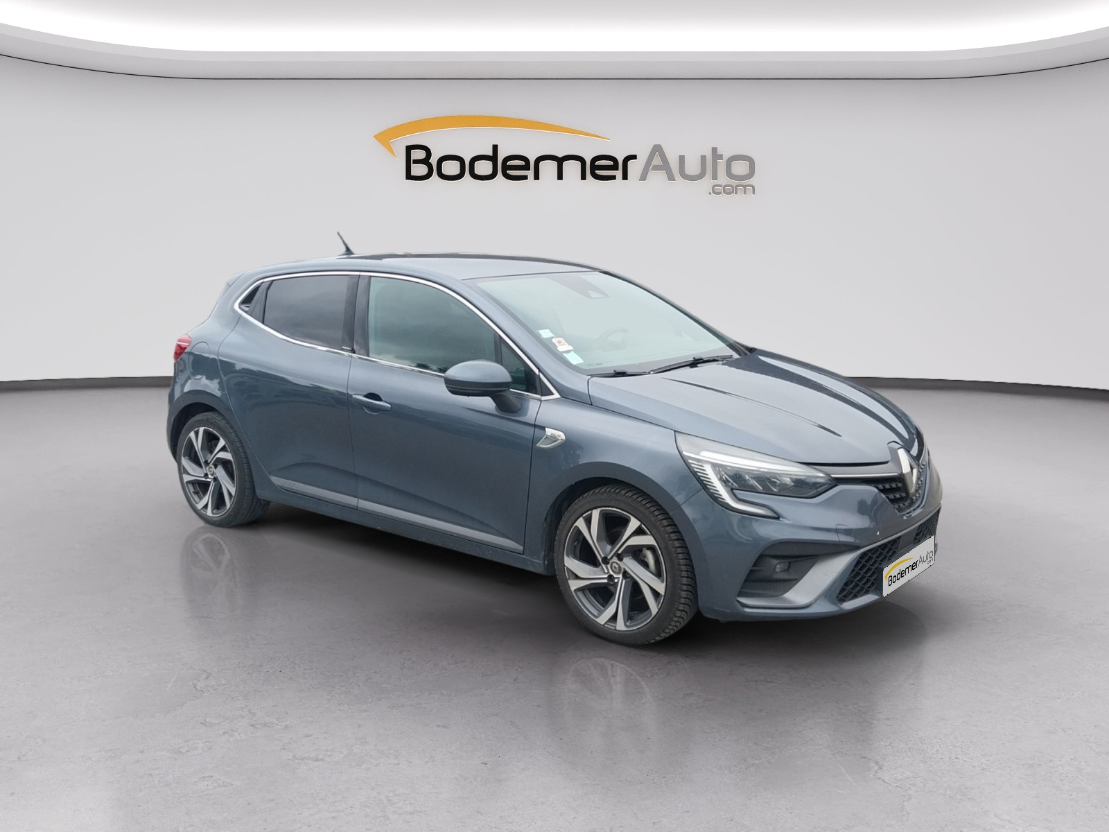 Vente en ligne Renault Clio 5 Clio E-Tech 140 - 21 au prix de 16 990 €