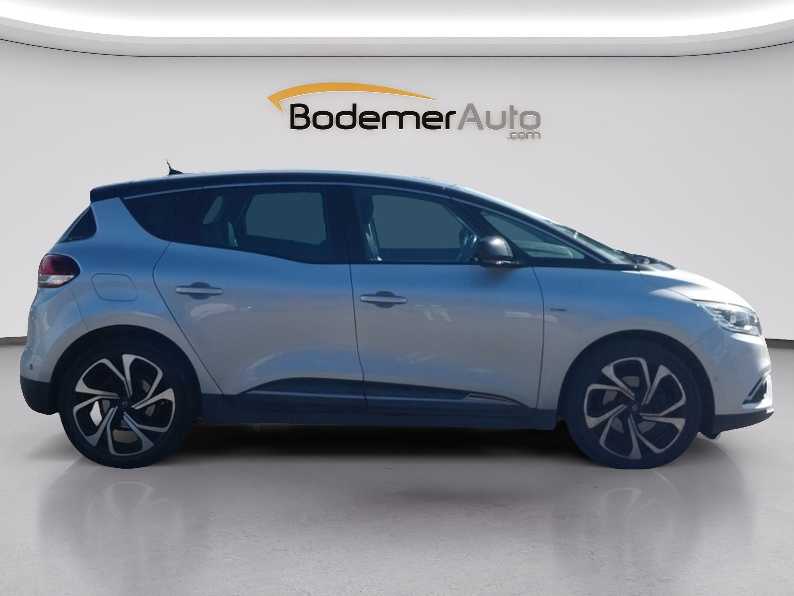 Vente en ligne Renault Scenic 4 Scenic Blue dCi 120 EDC au prix de 13 990 €