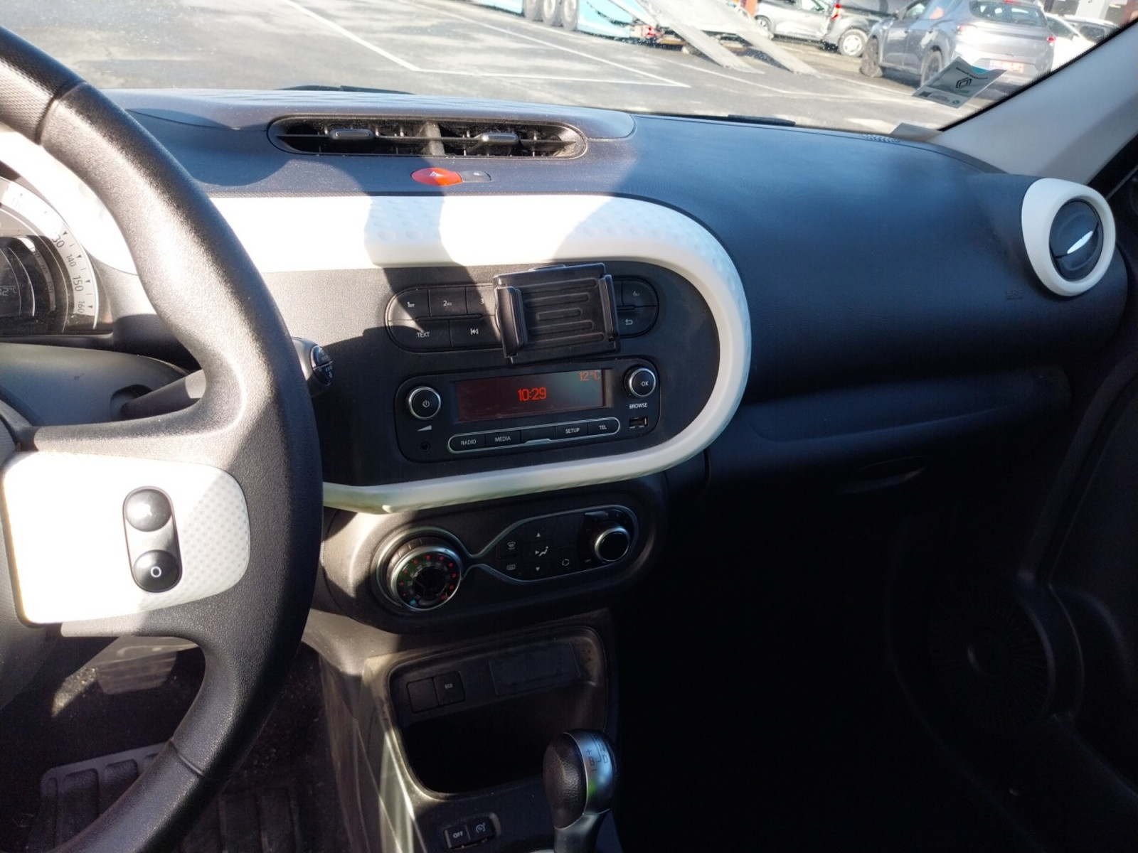 Vente en ligne Renault Twingo Electrique Twingo III E-Tech au prix de 12 990 €