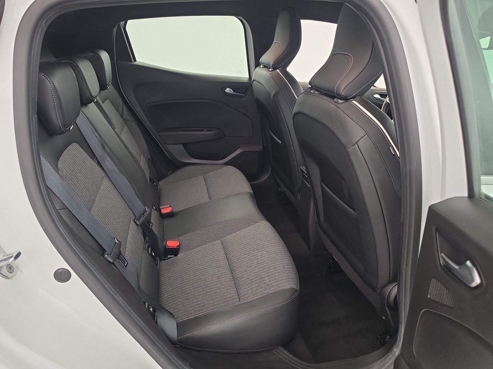 Vente en ligne Renault Clio 5 Clio Blue dCi 100 - 21N au prix de 12 990 €