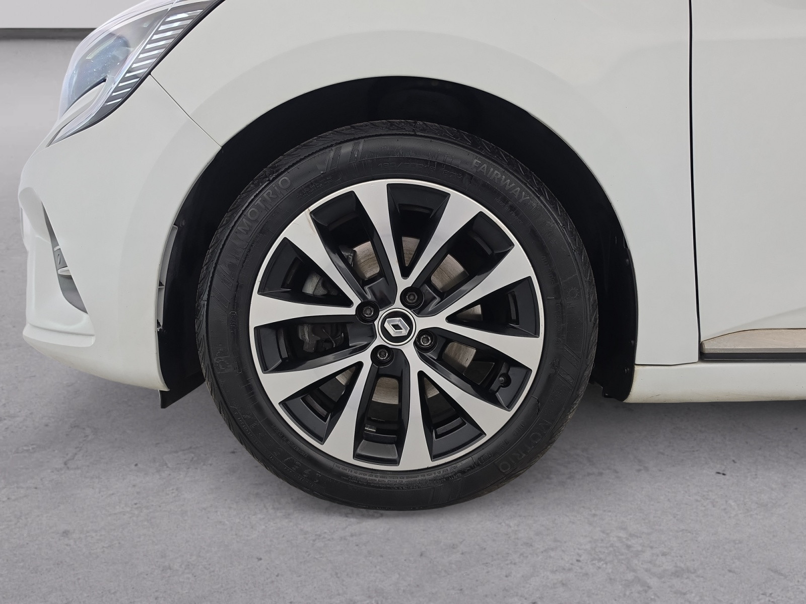 Vente en ligne Renault Clio 5 Clio Blue dCi 100 - 21N au prix de 12 990 €