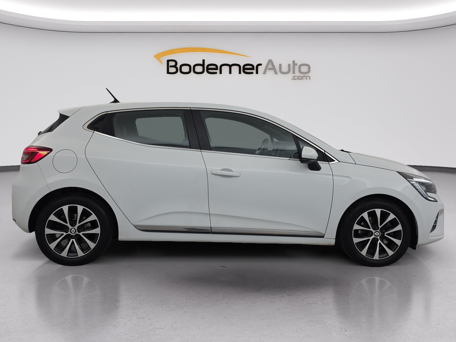 Vente en ligne Renault Clio 5 Clio Blue dCi 100 - 21N au prix de 12 990 €