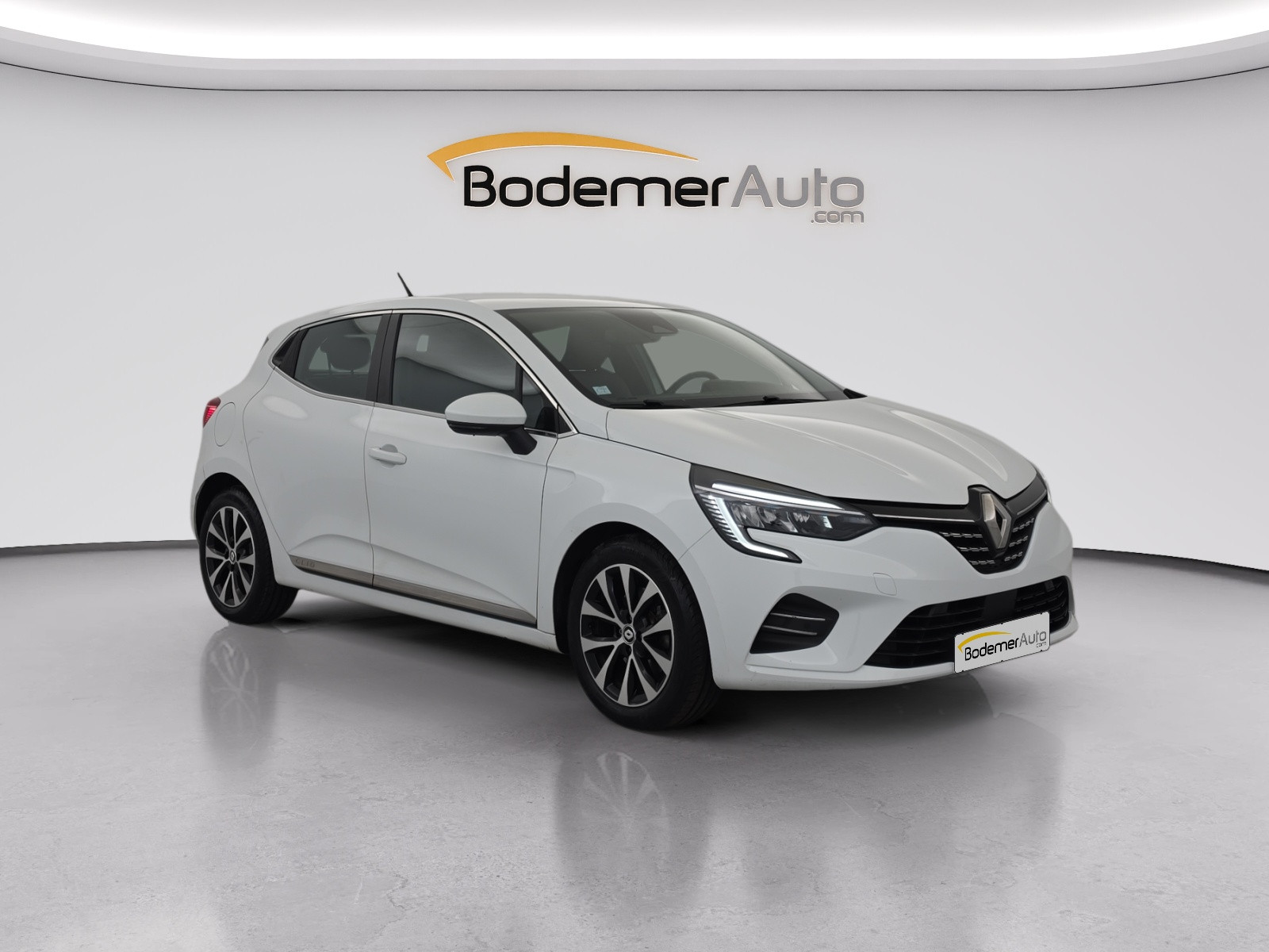 Vente en ligne Renault Clio 5 Clio Blue dCi 100 - 21N au prix de 12 990 €