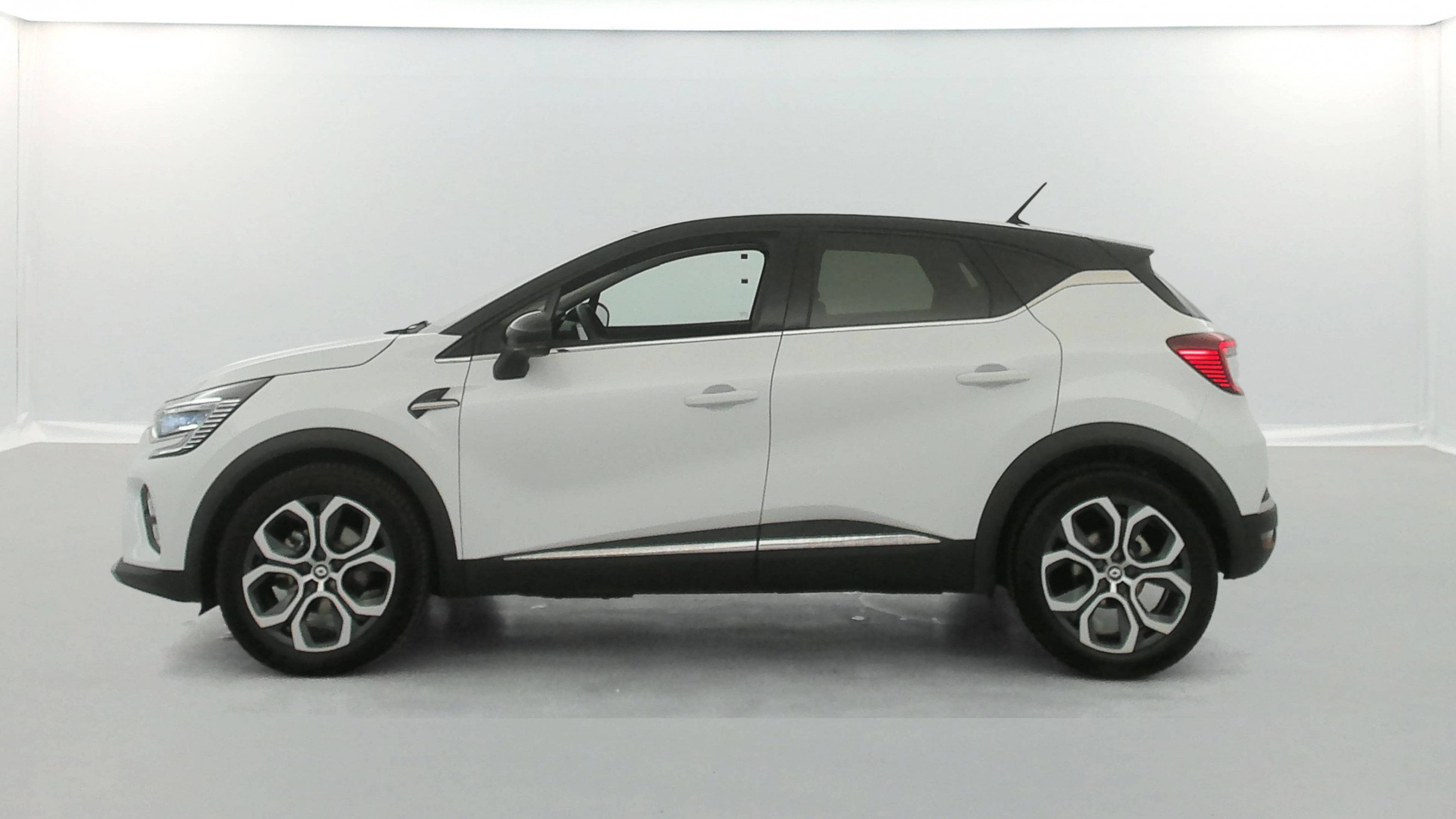 Vente en ligne Renault Captur  E-Tech 145 - 21 au prix de 18 490 €
