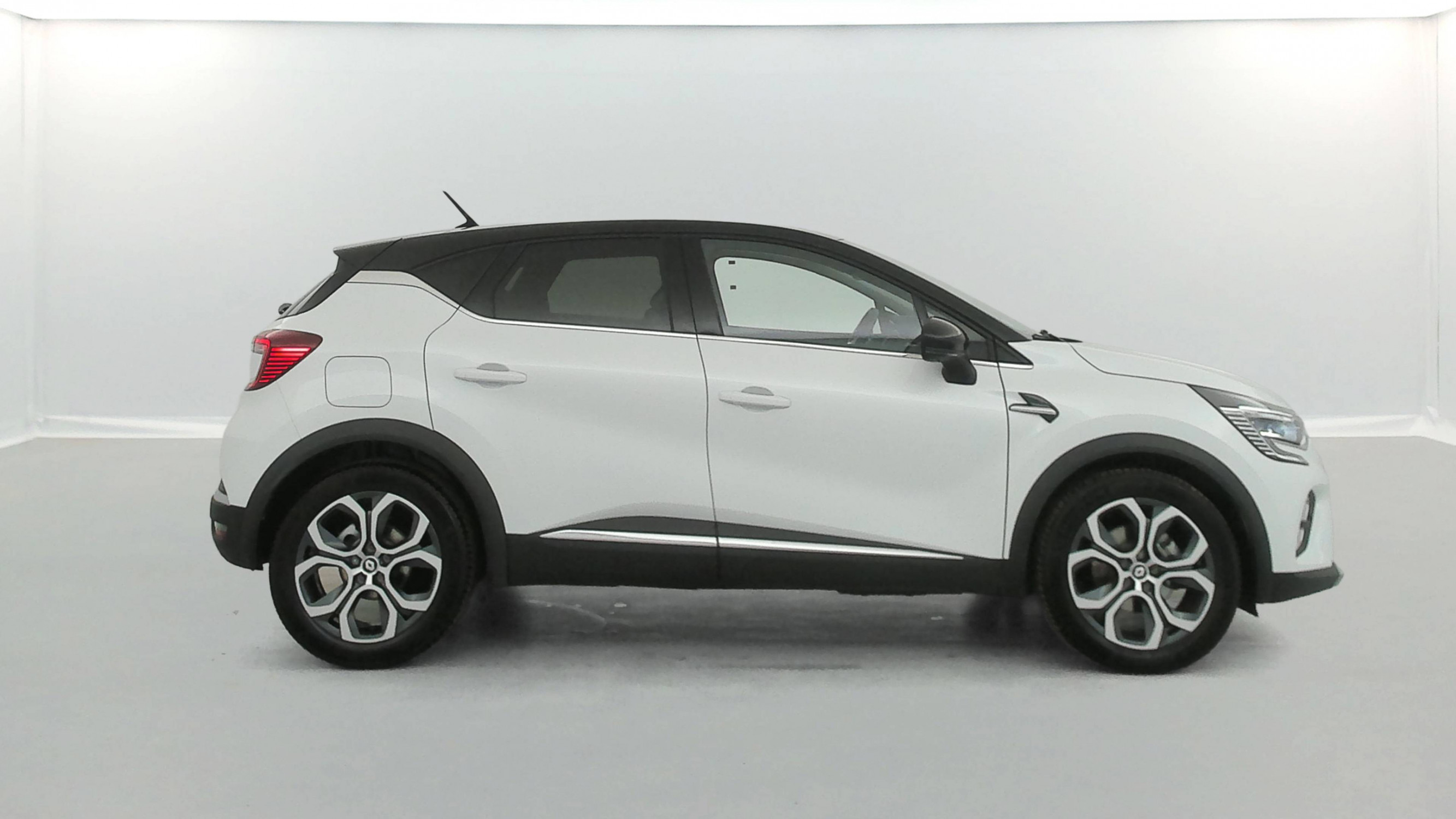 Vente en ligne Renault Captur  E-Tech 145 - 21 au prix de 18 490 €