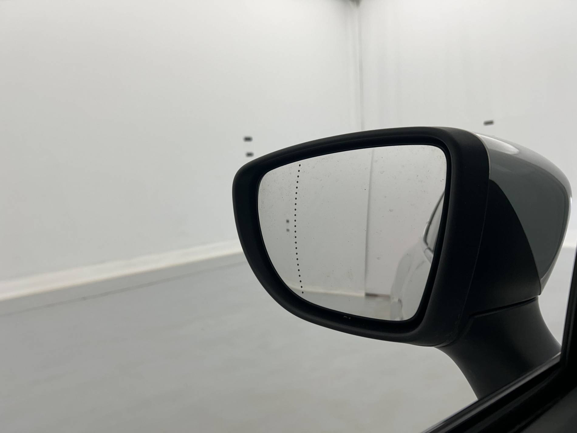 Vente en ligne Renault Clio 4 Clio dCi 90 E6C au prix de 12 790 €
