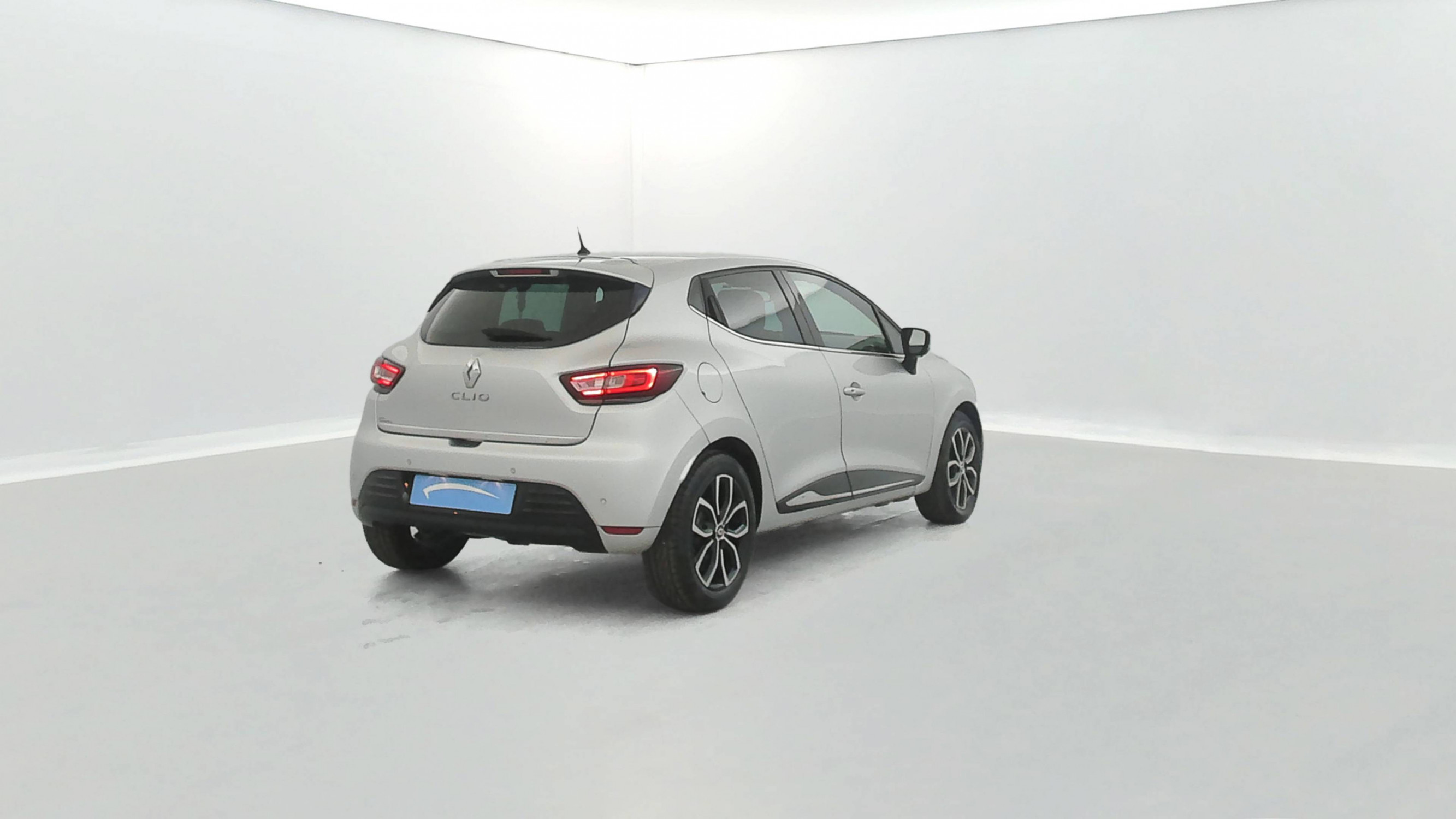 Vente en ligne Renault Clio 4 Clio dCi 90 E6C au prix de 12 790 €