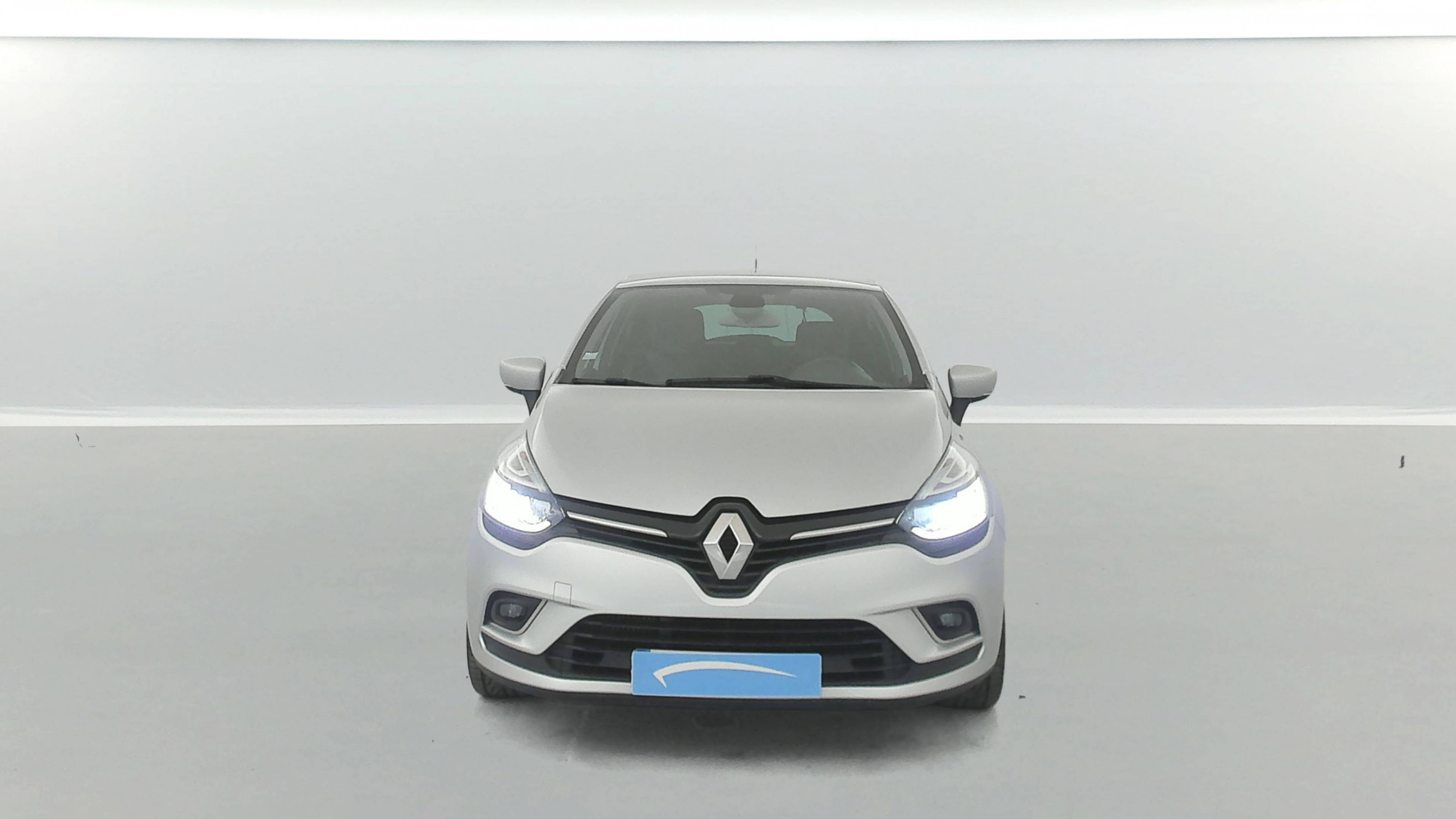 Vente en ligne Renault Clio 4 Clio dCi 90 E6C au prix de 12 790 €