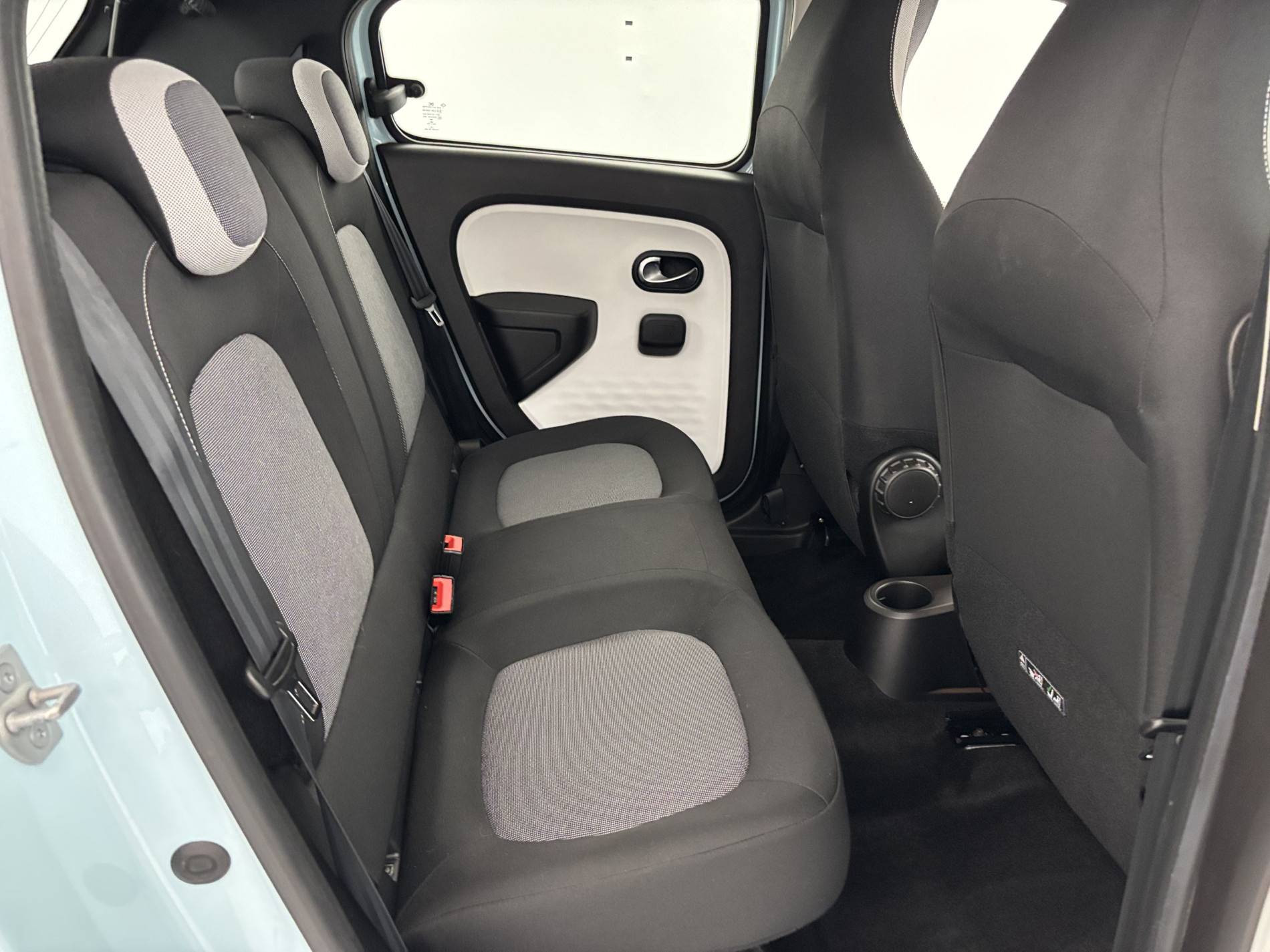 Vente en ligne Renault Twingo Electrique Twingo III E-Tech au prix de 13 490 €