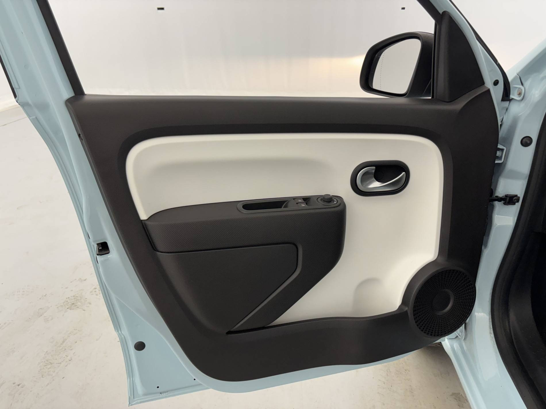 Vente en ligne Renault Twingo Electrique Twingo III E-Tech au prix de 13 490 €