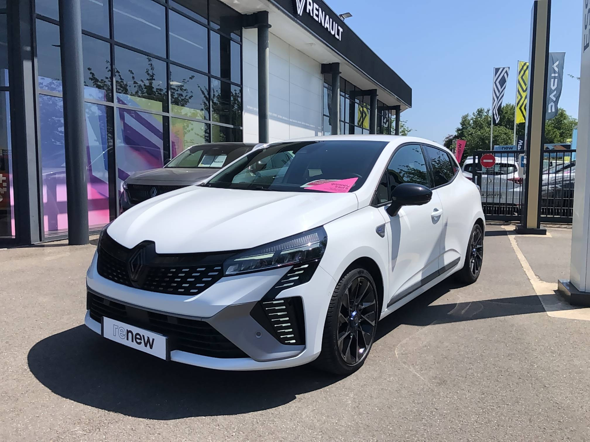 Renault Clio 5 Clio E-Tech full hybrid 145 occasion de 2023 en vente à Vire