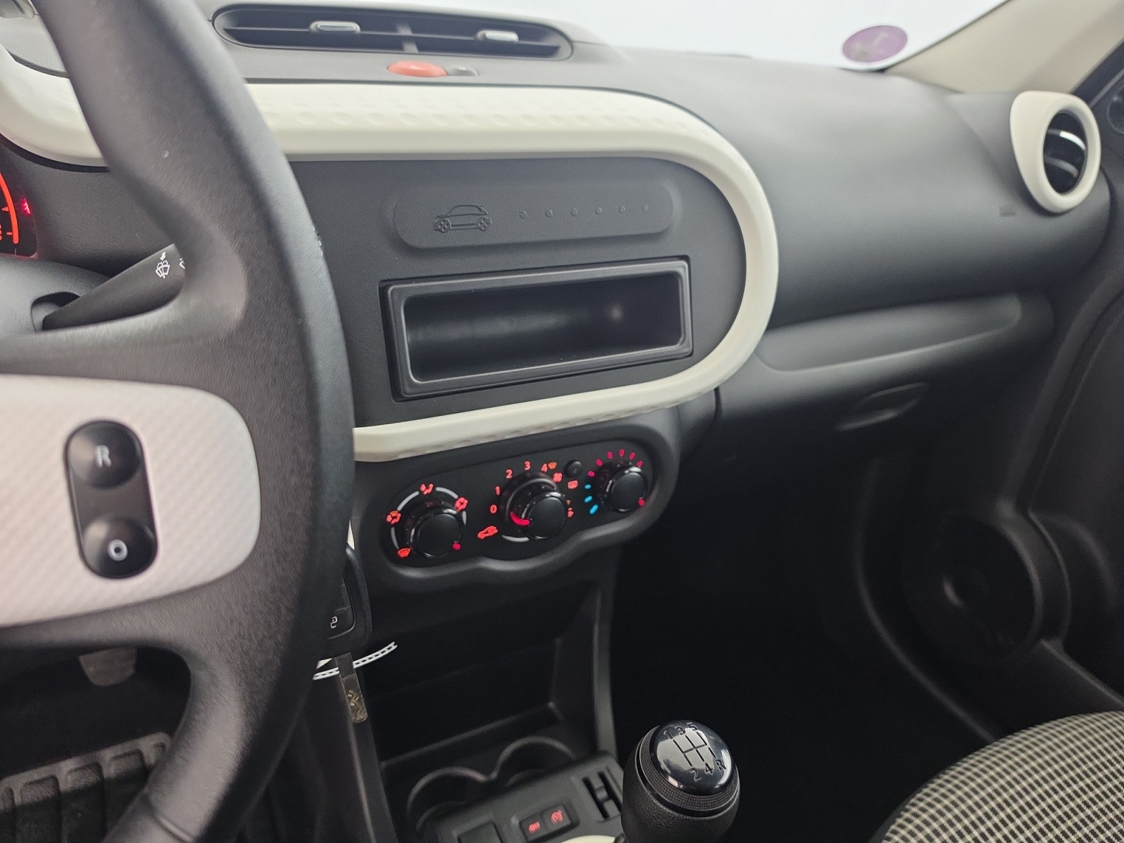 Vente en ligne Renault Twingo 3  SCe 65 - 20 au prix de 10 890 €