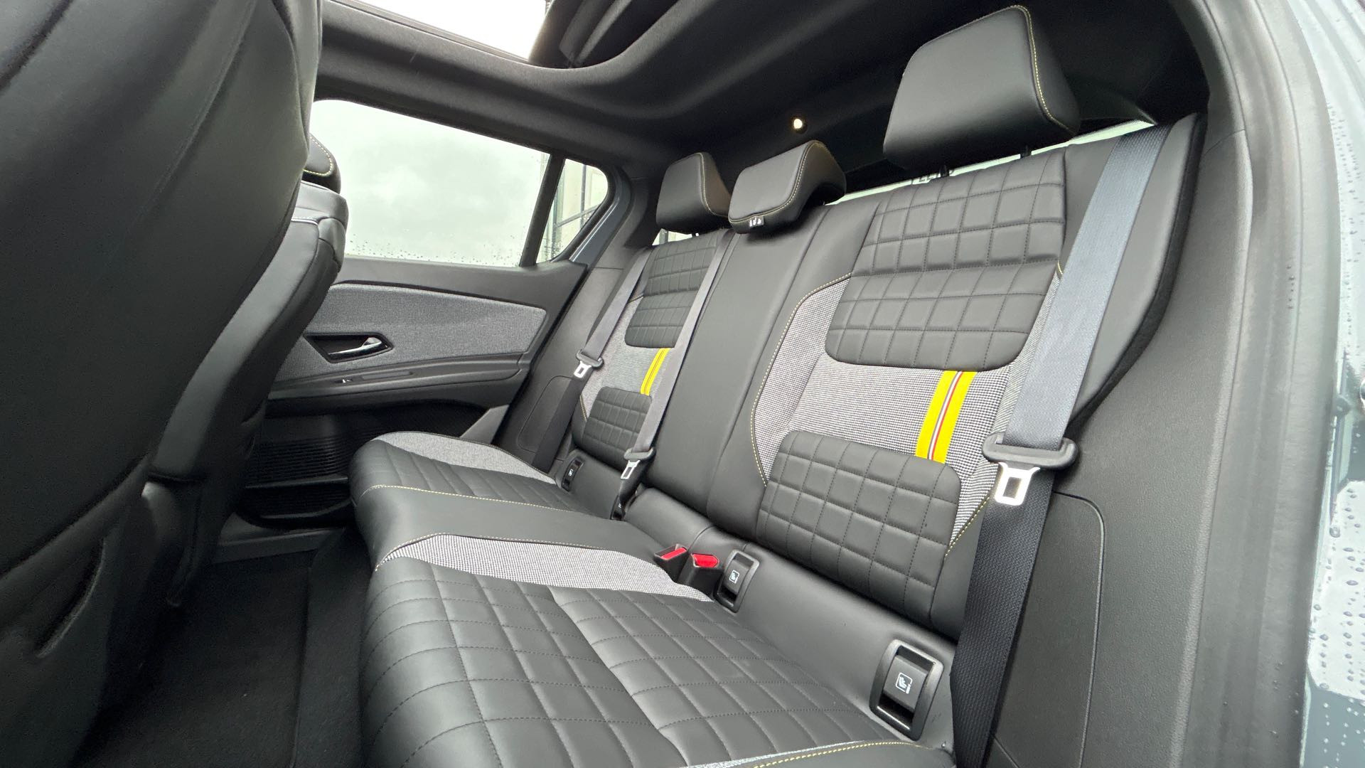 Vente en ligne Renault R4 E-Tech  150 ch autonomie confort au prix de 37 980 €