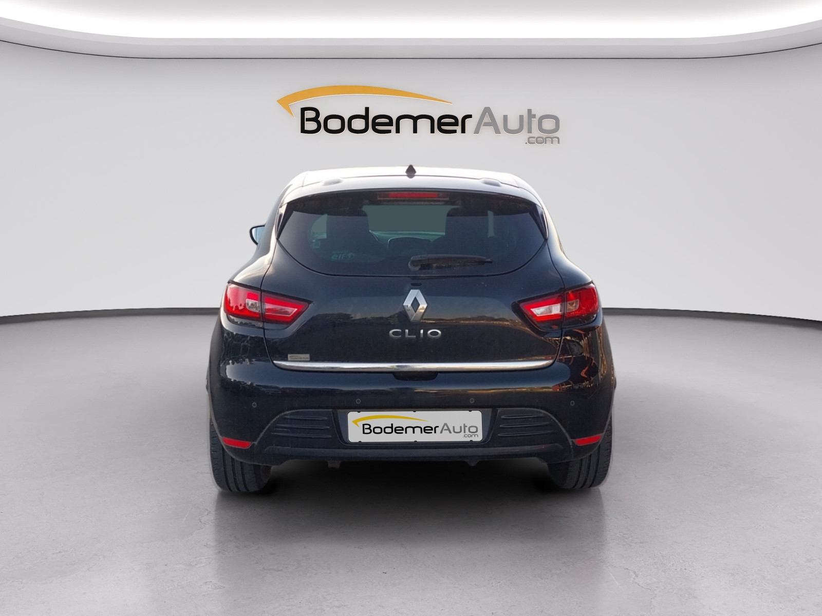 Vente en ligne Renault Clio 4 Clio TCe 90 E6C au prix de 9 990 €
