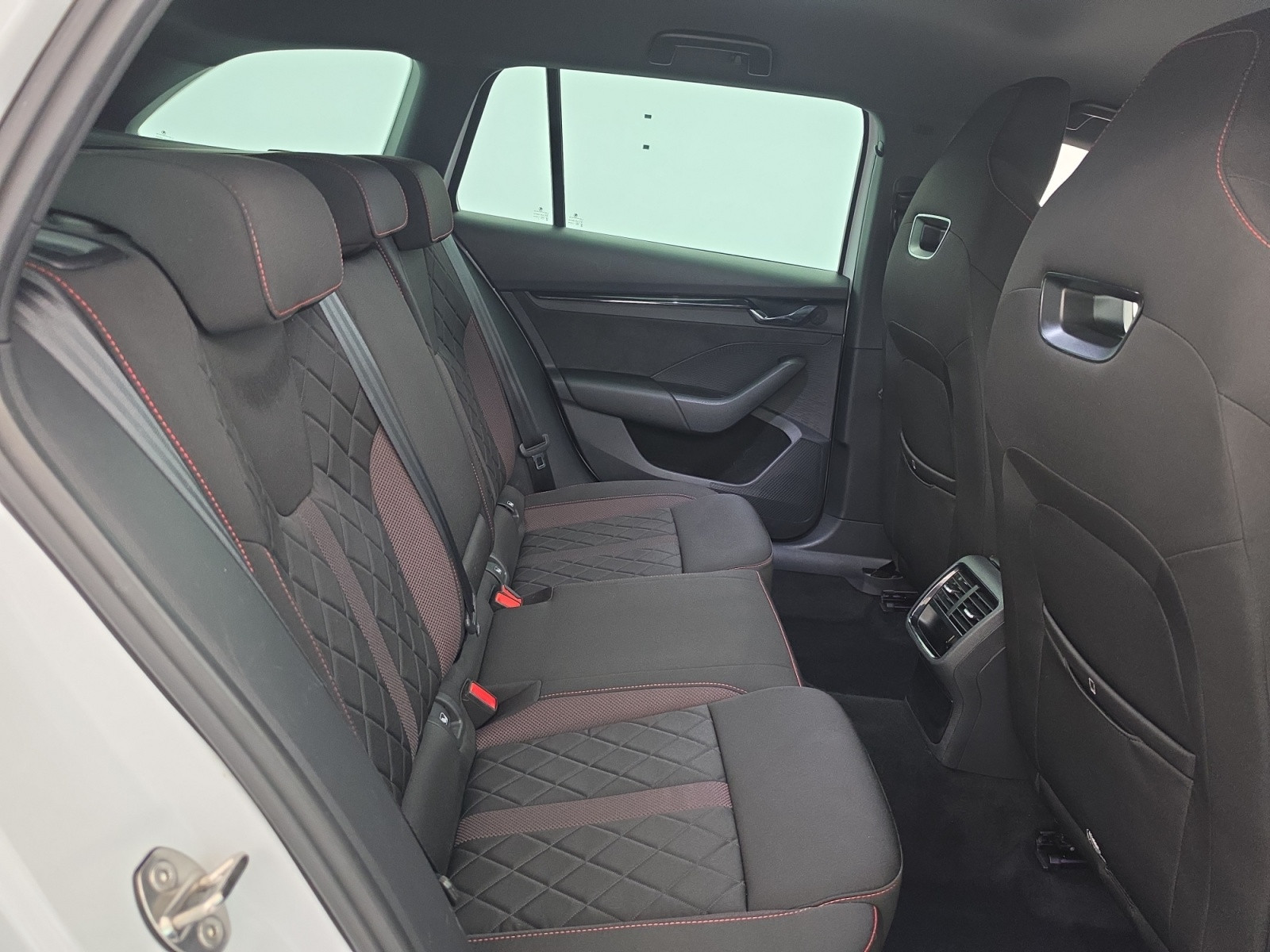 Vente en ligne Skoda Octavia Combi  2.0 TDI 200 ch DSG7 au prix de 26 900 €