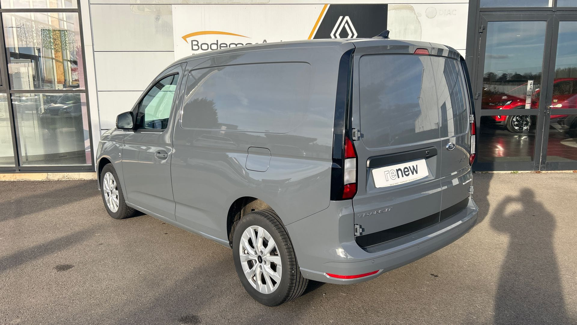 Vente en ligne Ford Transit Connect  L1 2.0 ECOBLUE 122 BVA au prix de 16 990 €