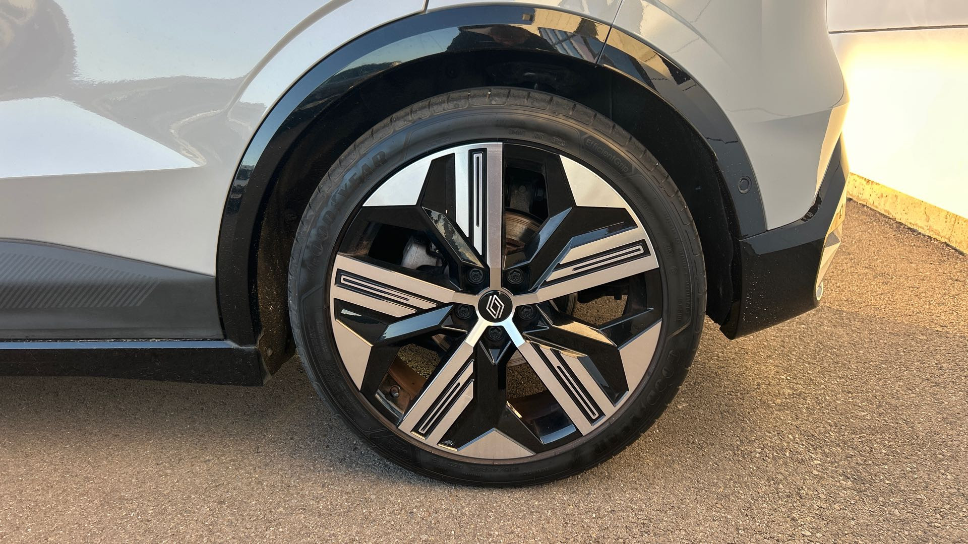 Vente en ligne Renault Megane E-Tech  EV60 220 ch super charge au prix de 27 900 €