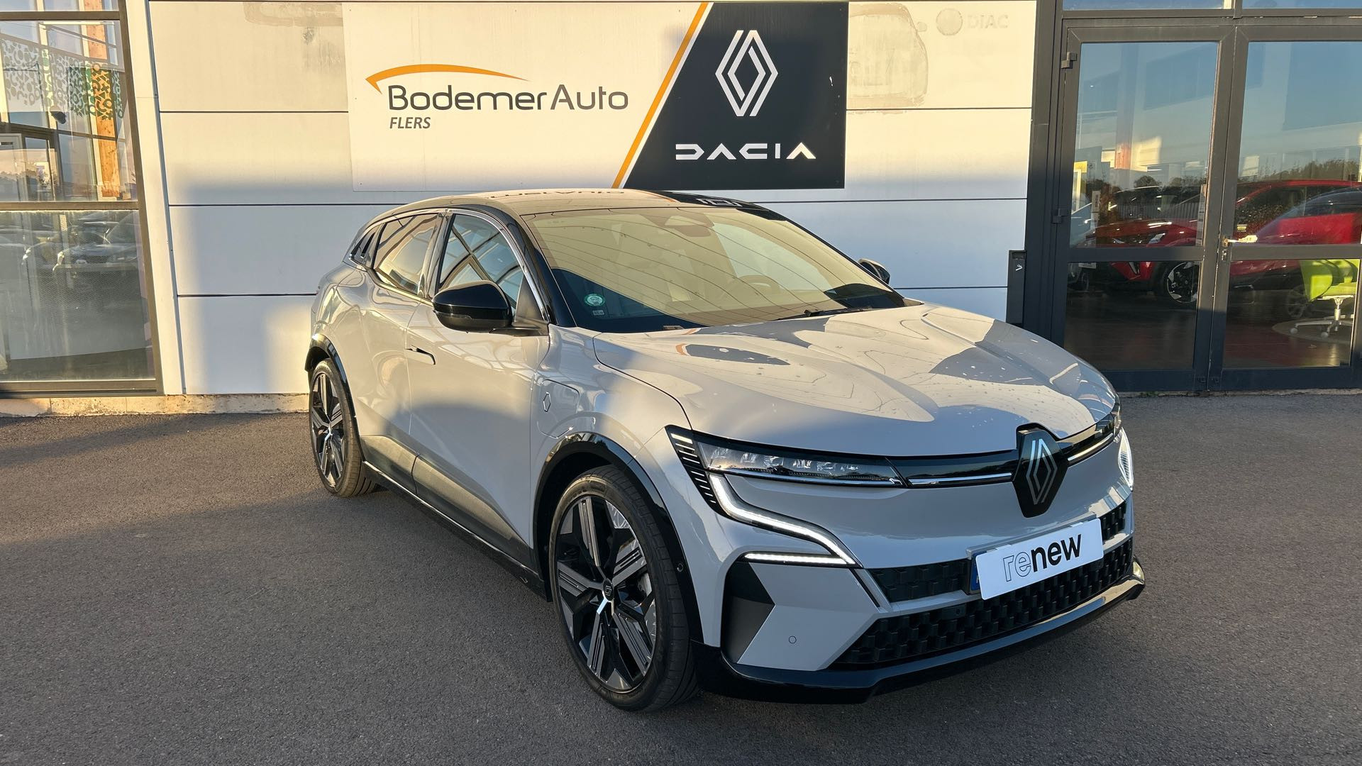 Vente en ligne Renault Megane E-Tech  EV60 220 ch super charge au prix de 27 900 €