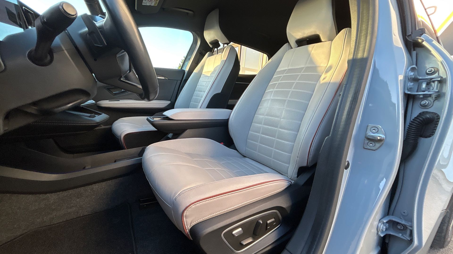 Vente en ligne Renault Megane E-Tech  EV60 220 ch super charge au prix de 27 900 €