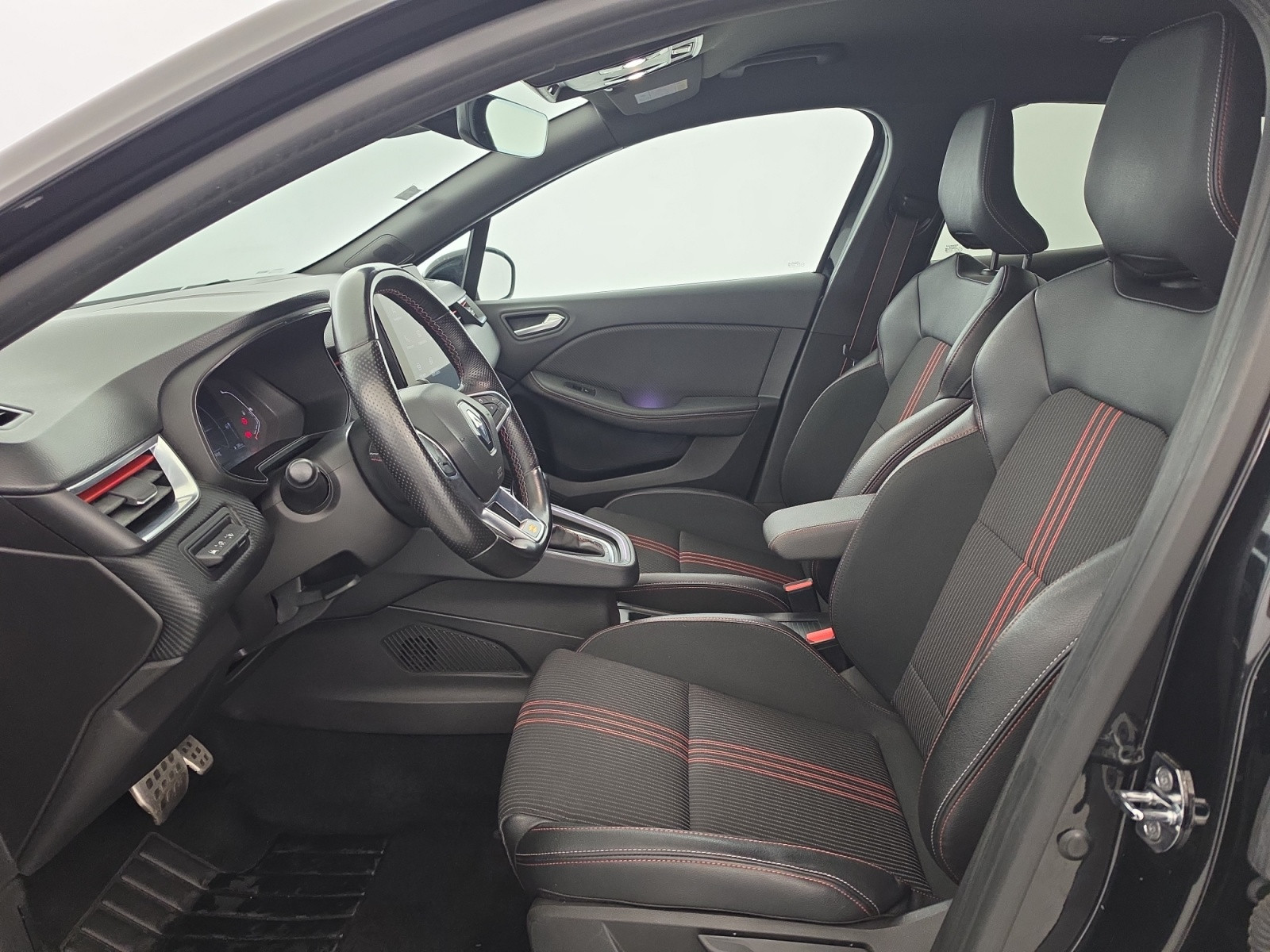 Vente en ligne Renault Clio 5 Clio E-Tech 140 - 21N au prix de 13 990 €