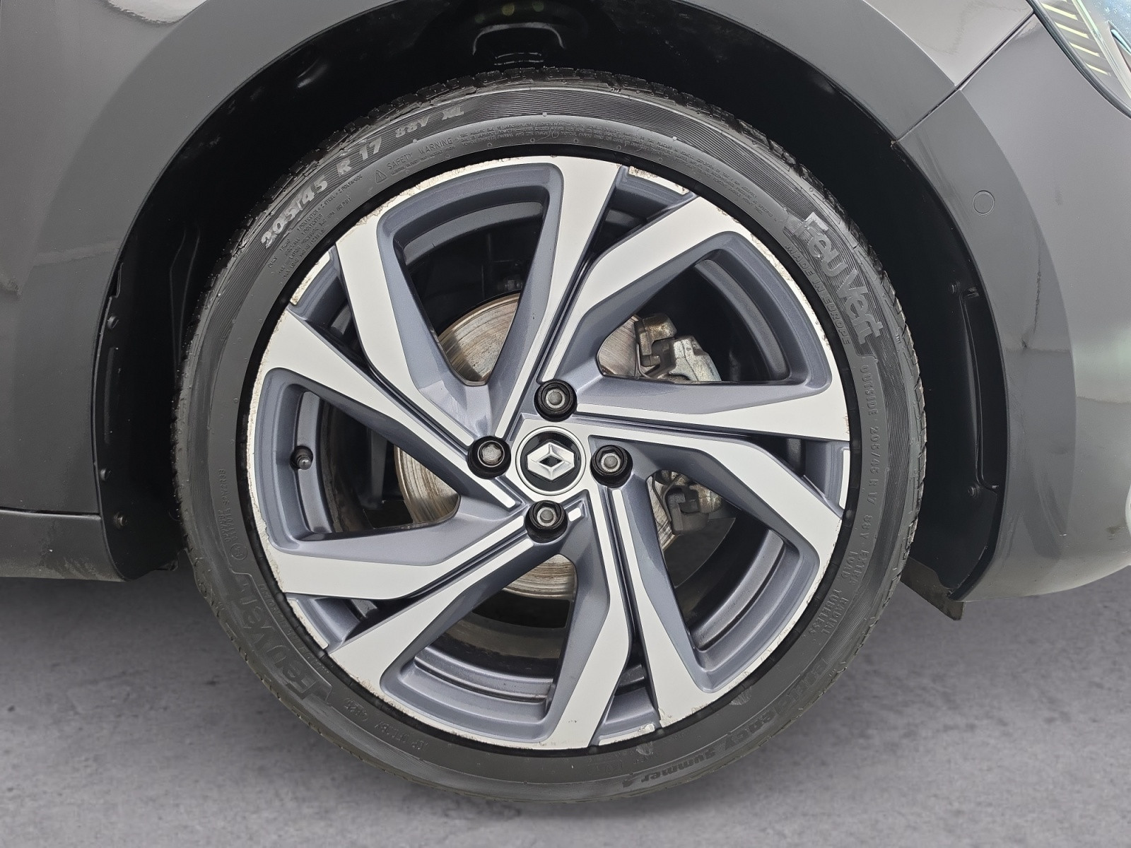 Vente en ligne Renault Clio 5 Clio E-Tech 140 - 21N au prix de 13 990 €