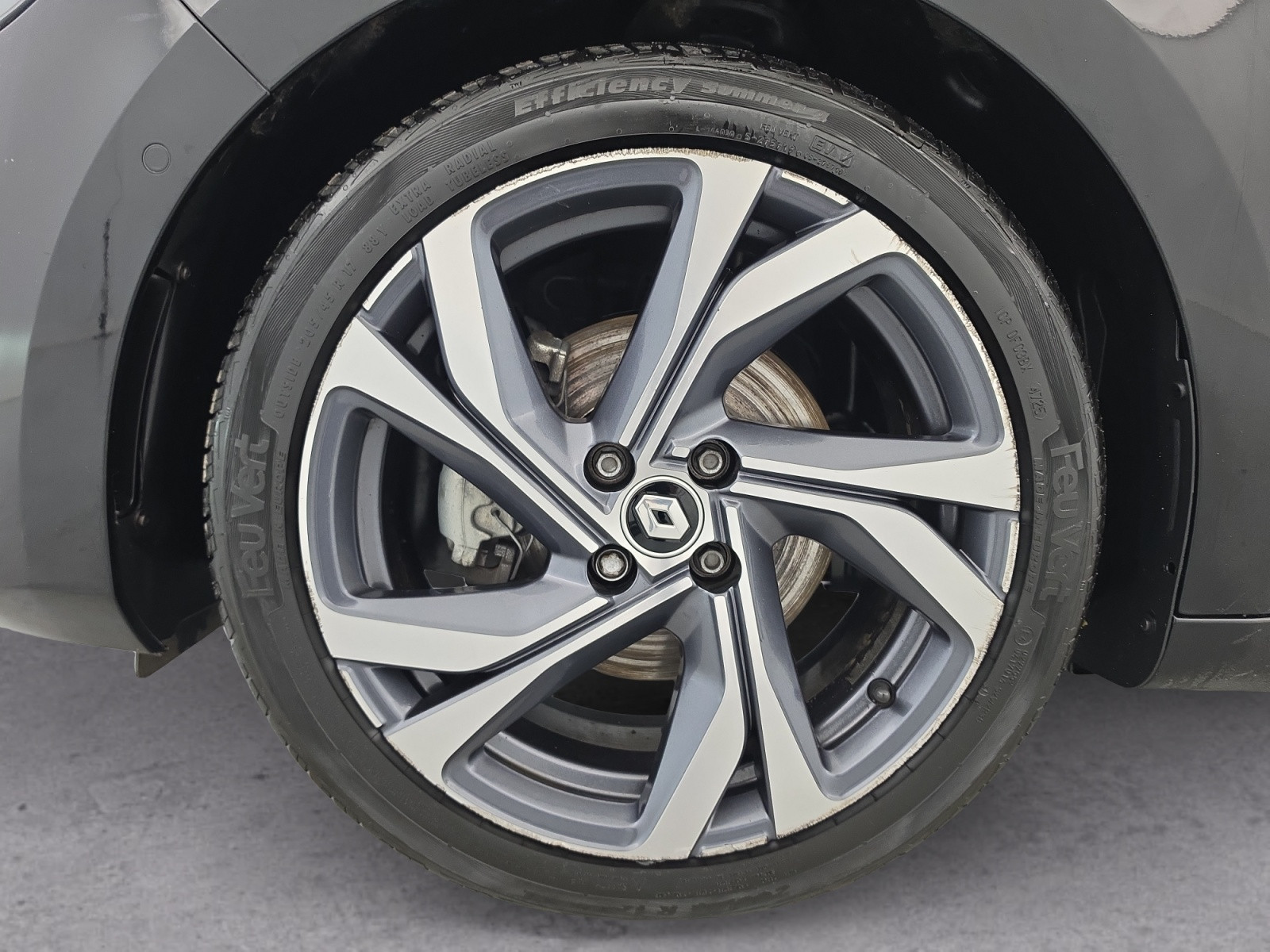 Vente en ligne Renault Clio 5 Clio E-Tech 140 - 21N au prix de 13 990 €