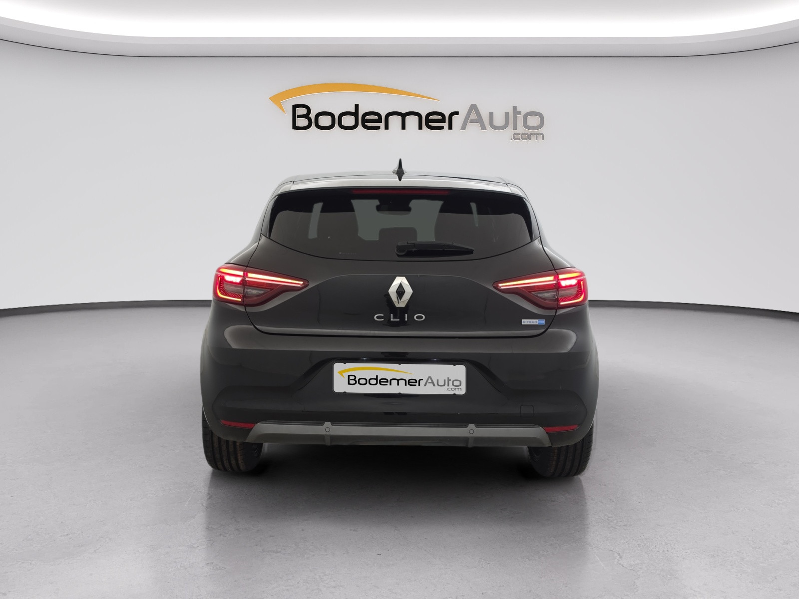 Vente en ligne Renault Clio 5 Clio E-Tech 140 - 21N au prix de 13 990 €