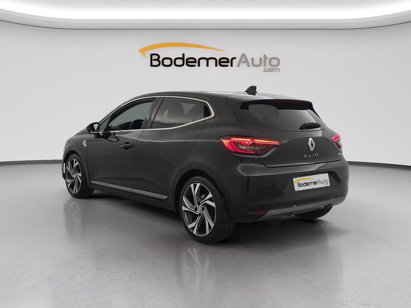 Vente en ligne Renault Clio 5 Clio E-Tech 140 - 21N au prix de 13 990 €