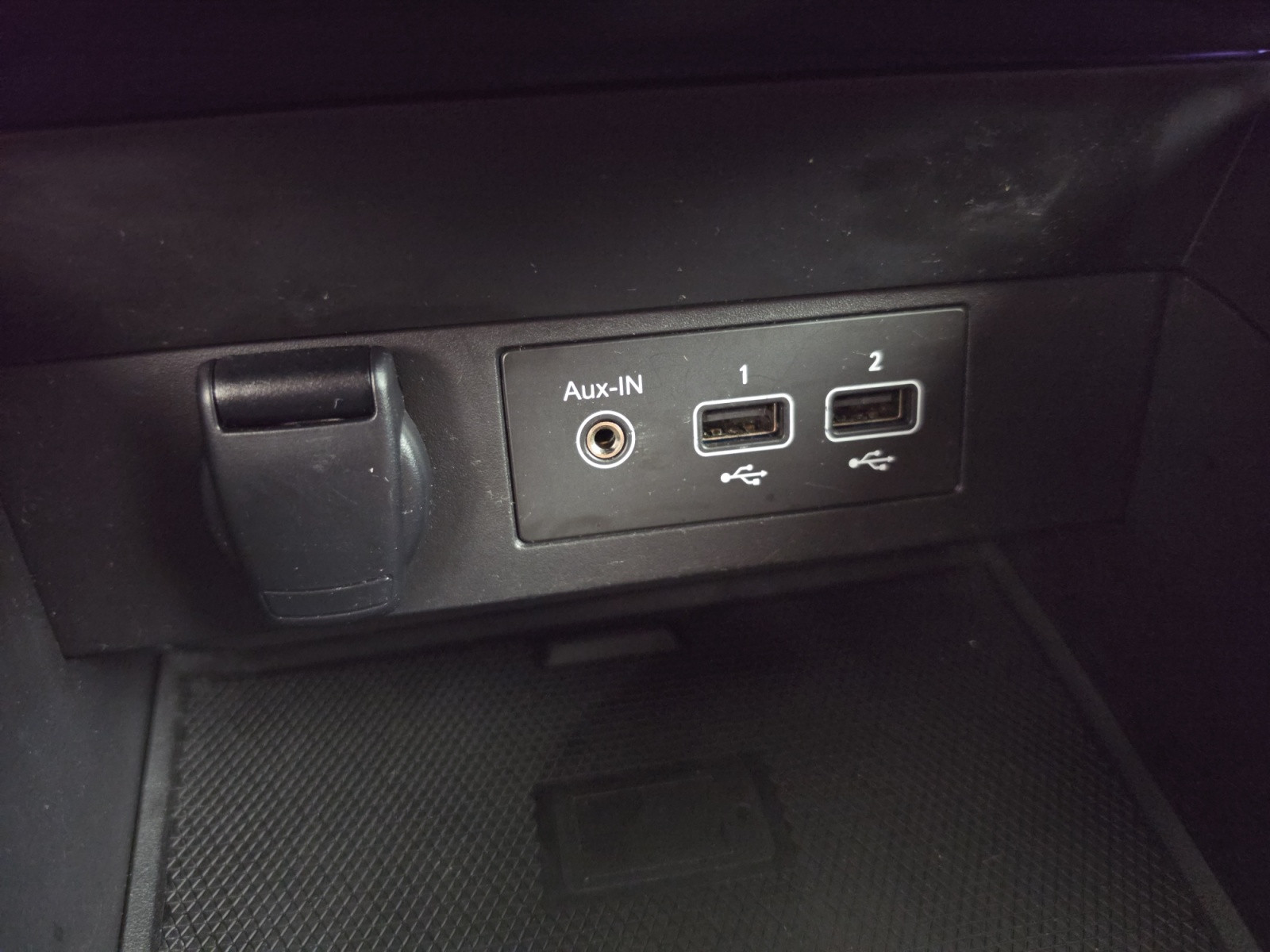 Vente en ligne Renault Clio 5 Clio E-Tech 140 - 21N au prix de 13 990 €