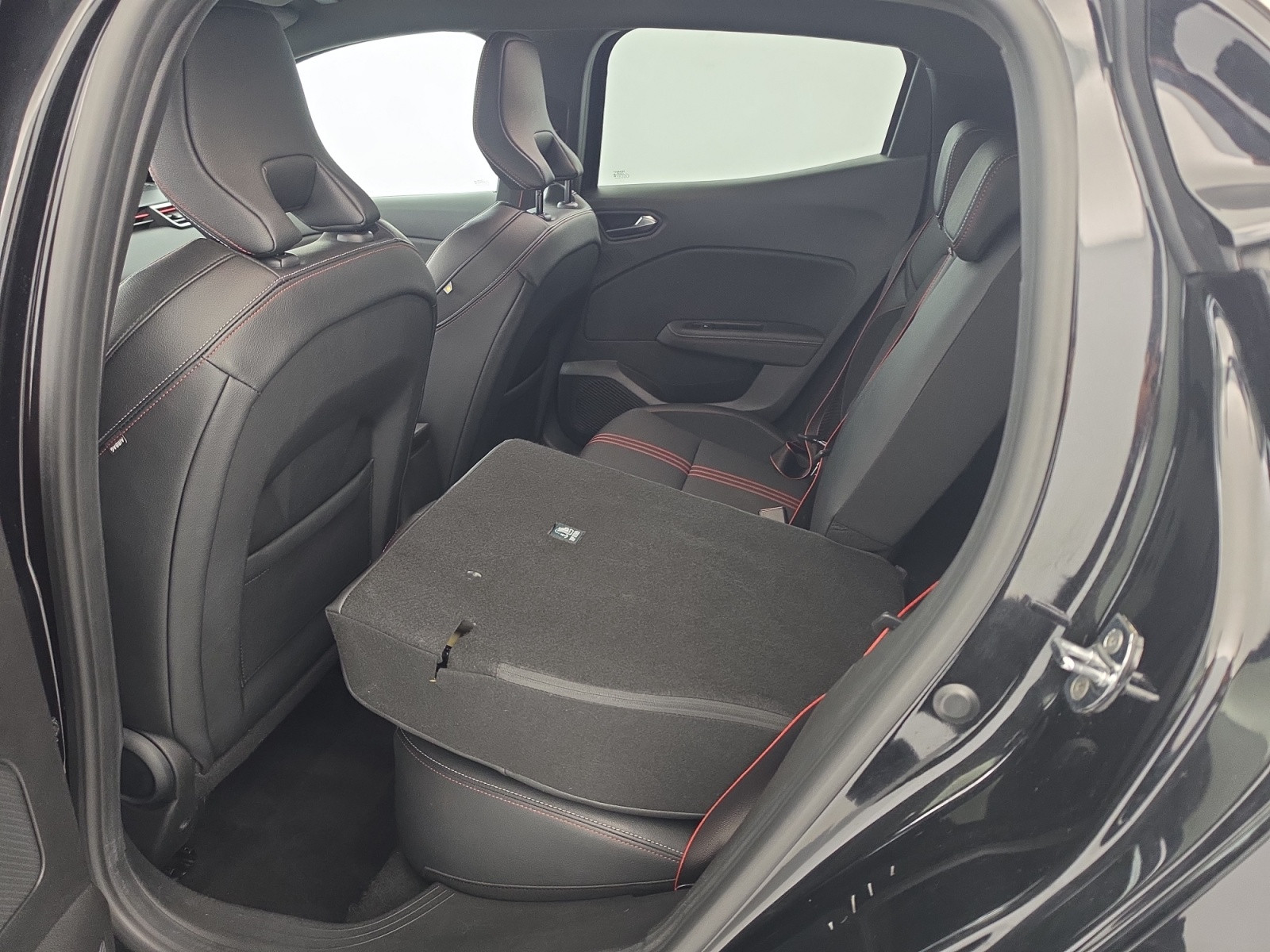 Vente en ligne Renault Clio 5 Clio E-Tech 140 - 21N au prix de 13 990 €