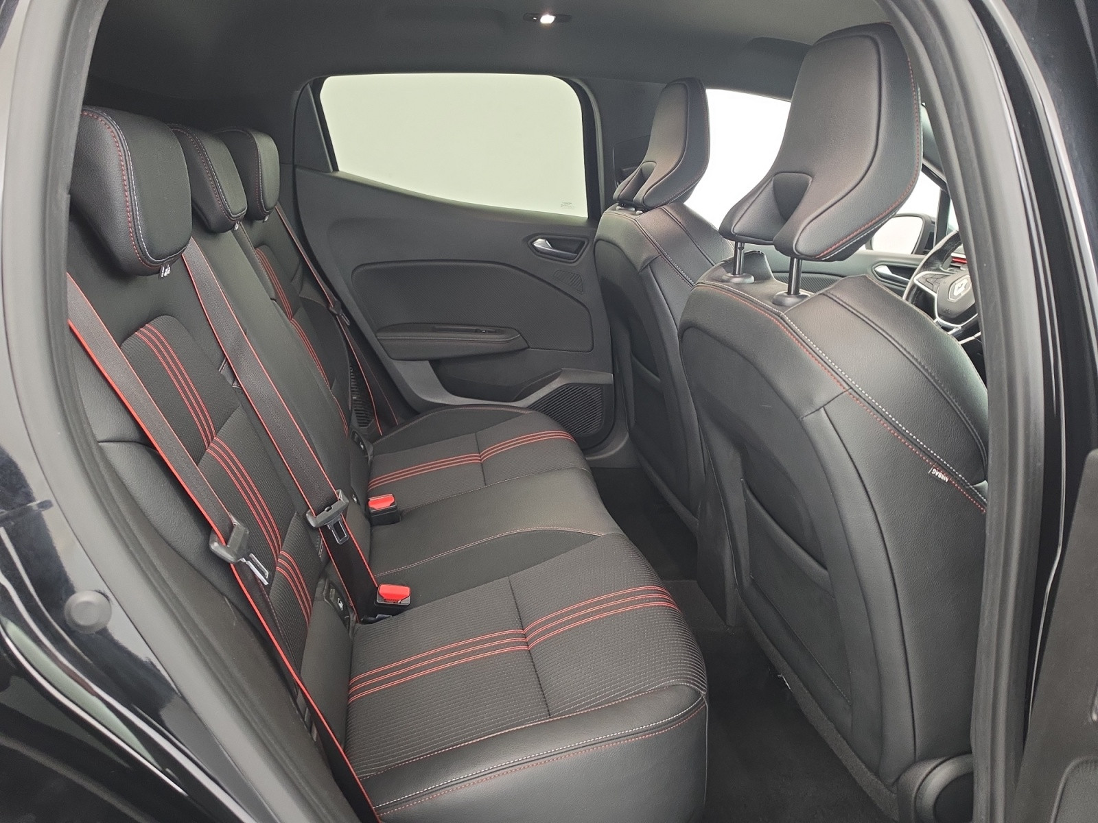 Vente en ligne Renault Clio 5 Clio E-Tech 140 - 21N au prix de 13 990 €