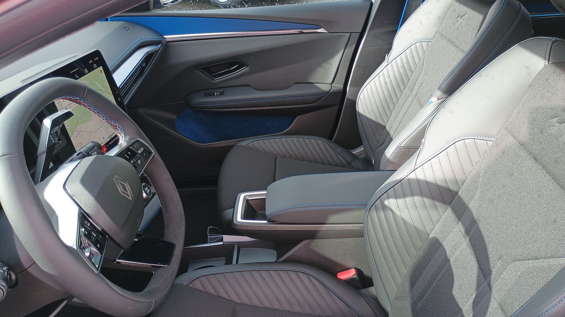 Vente en ligne Renault Scenic E-Tech Scenic E-Tech électrique 220 ch grande autonomie au prix de 50 780 €