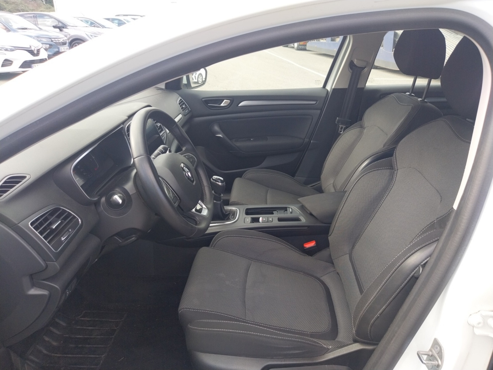 Vente en ligne Renault Megane 4  Blue dCi 115 au prix de 15 490 €