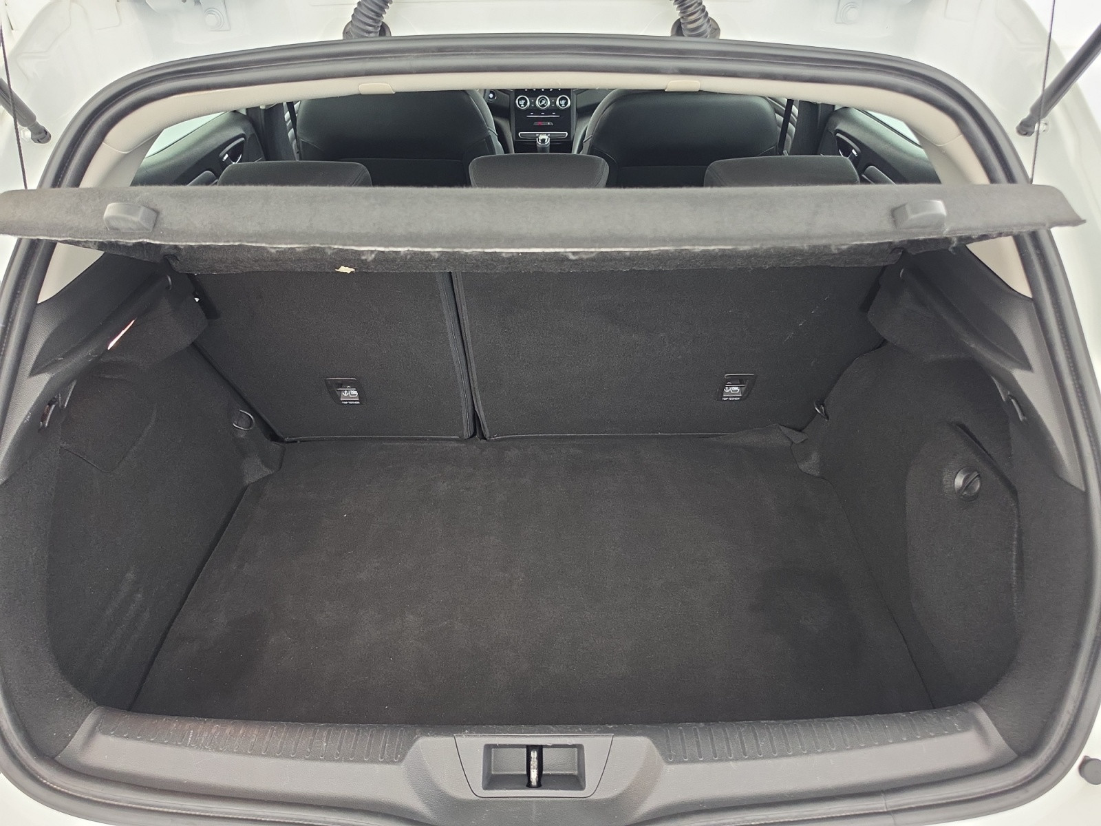 Vente en ligne Renault Megane 4 Mégane IV Berline Blue dCi 115 au prix de 13 290 €