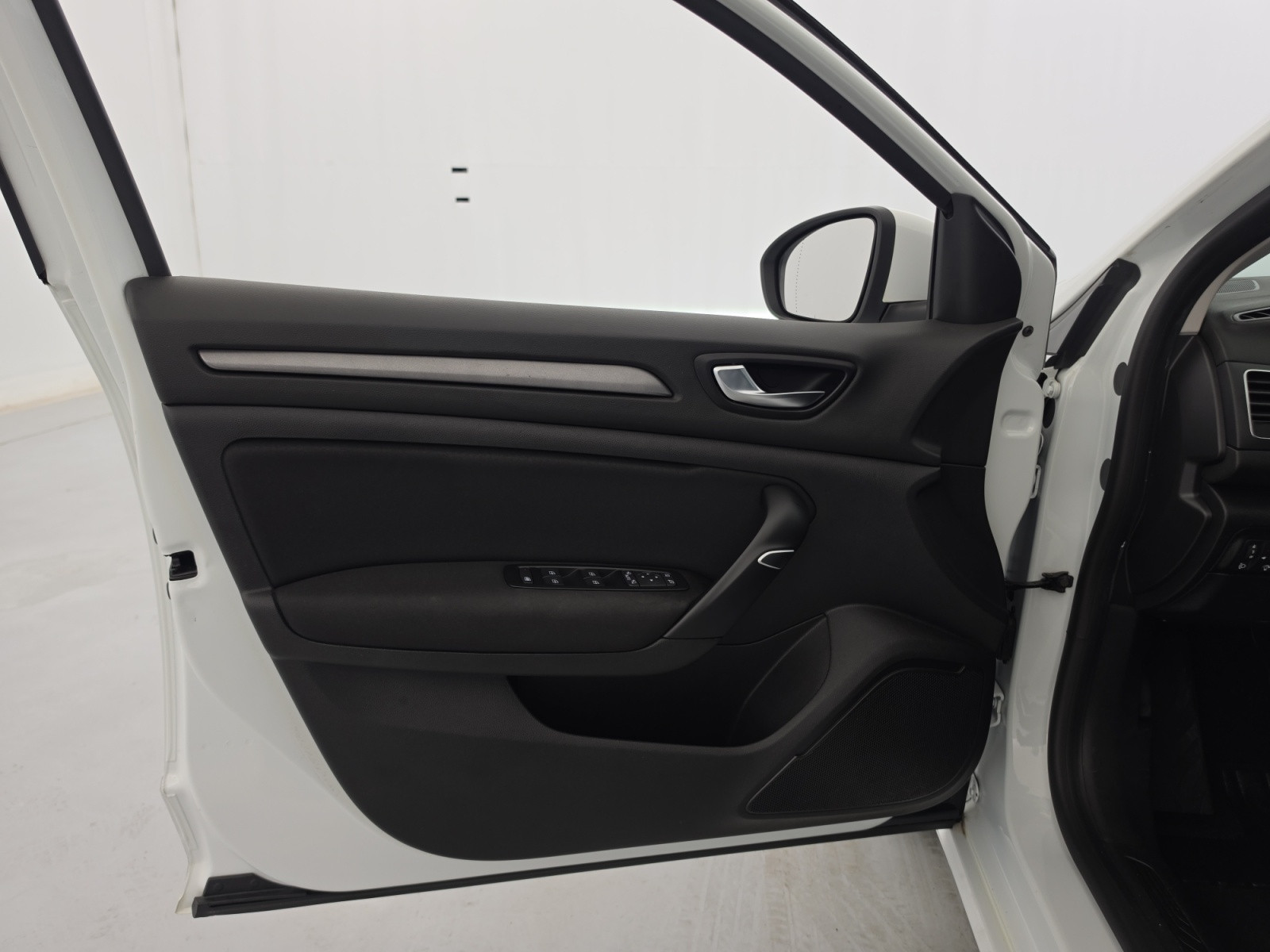 Vente en ligne Renault Megane 4 Mégane IV Berline Blue dCi 115 au prix de 13 290 €