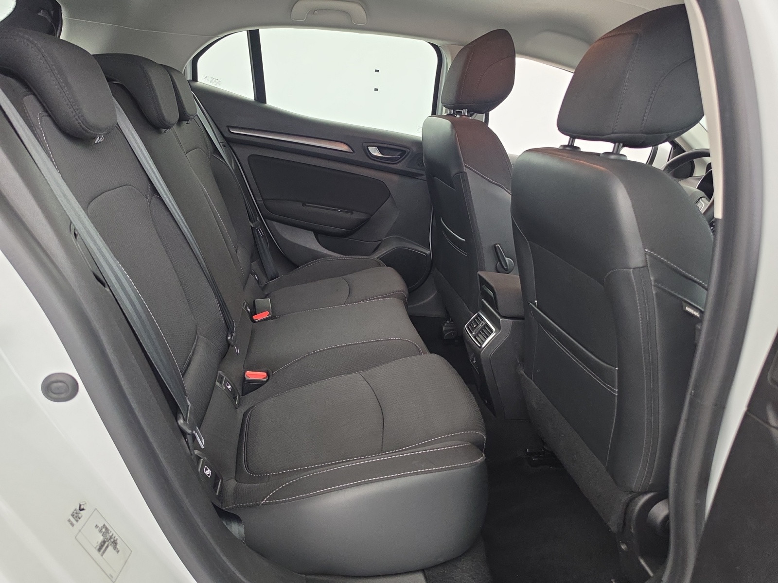 Vente en ligne Renault Megane 4 Mégane IV Berline Blue dCi 115 au prix de 13 290 €