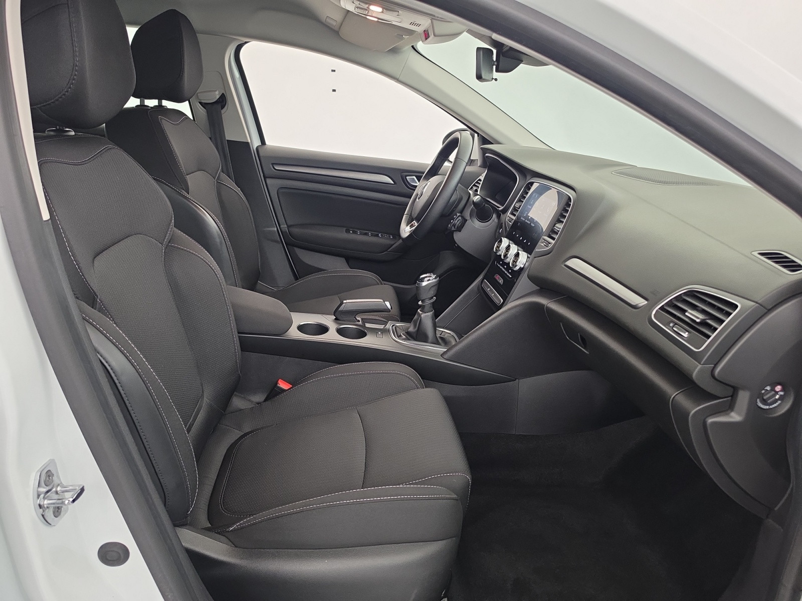 Vente en ligne Renault Megane 4 Mégane IV Berline Blue dCi 115 au prix de 13 290 €