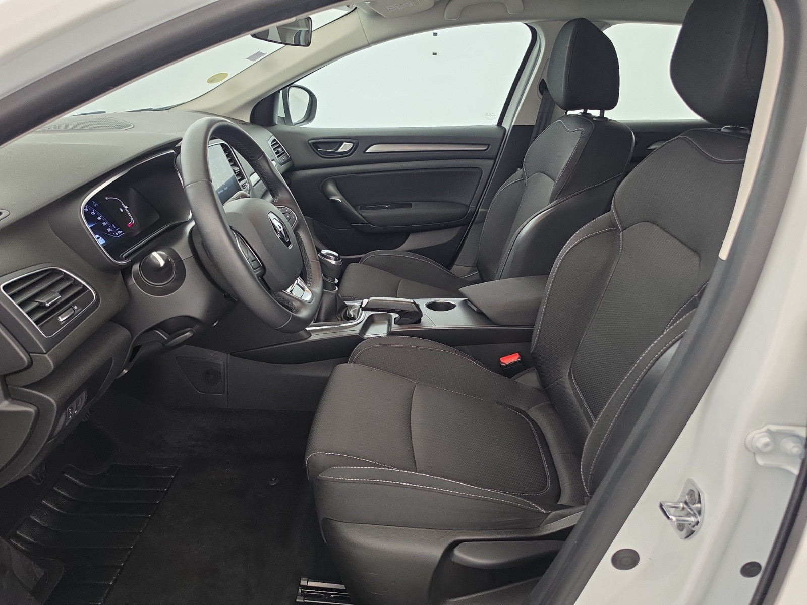 Vente en ligne Renault Megane 4 Mégane IV Berline Blue dCi 115 au prix de 13 290 €