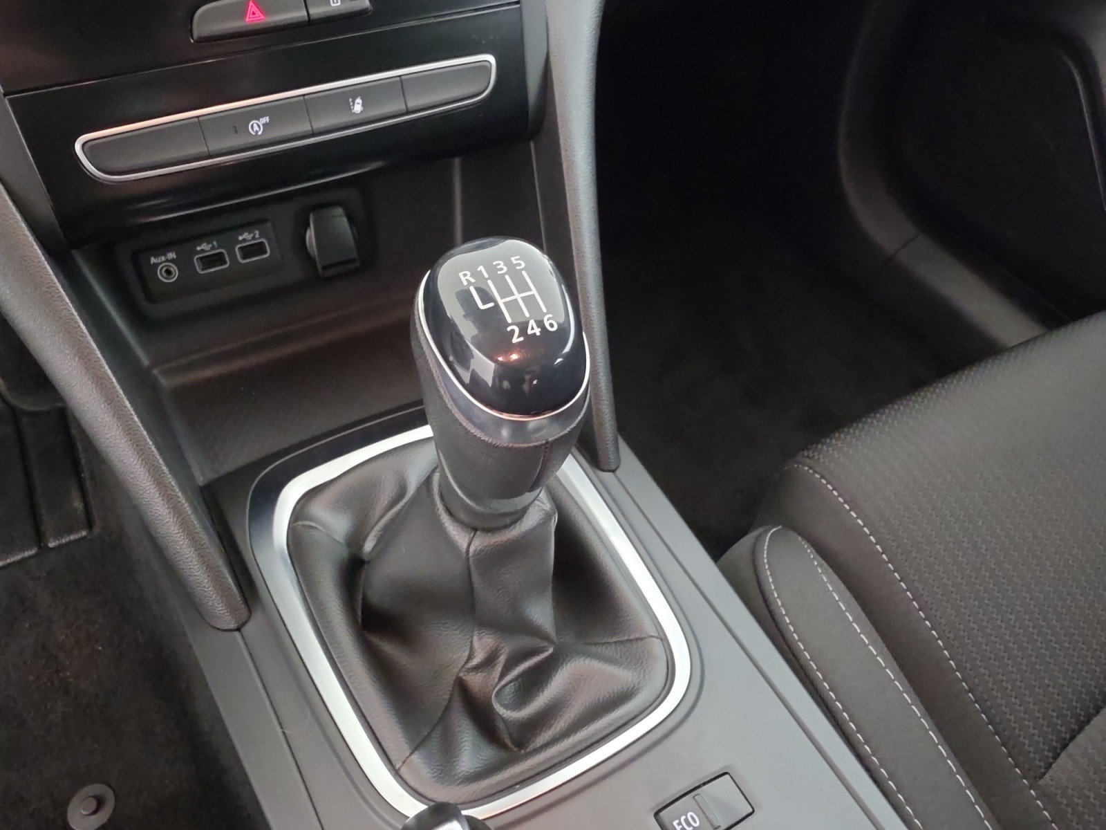 Vente en ligne Renault Megane 4 Mégane IV Berline Blue dCi 115 au prix de 13 290 €