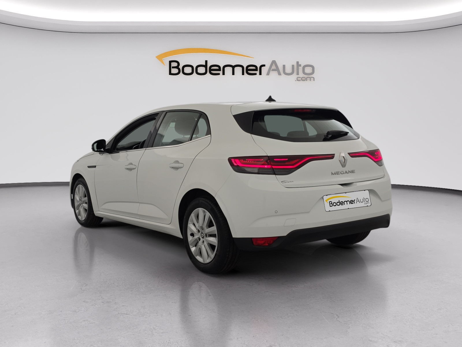 Vente en ligne Renault Megane 4 Mégane IV Berline Blue dCi 115 au prix de 13 290 €