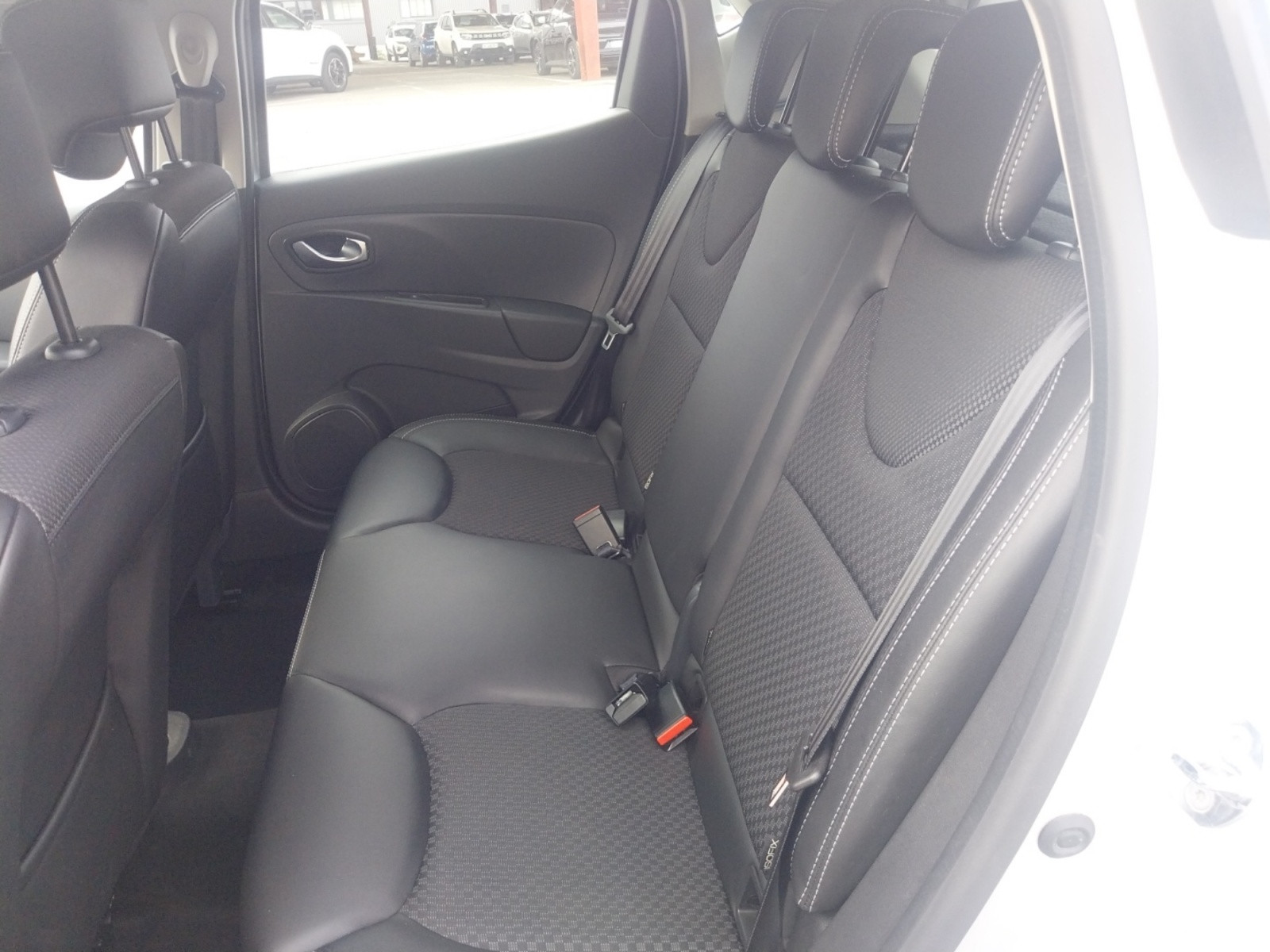 Vente en ligne Renault Clio 4 Clio dCi 110 Energy au prix de 10 990 €