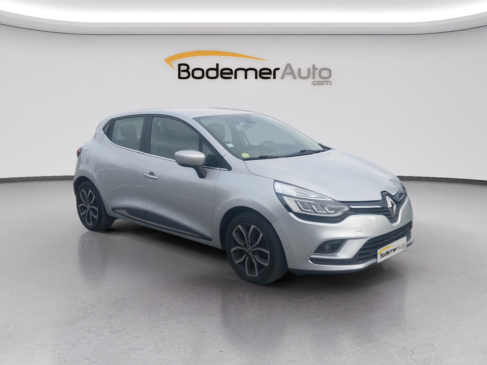 Vente en ligne Renault Clio 4 Clio dCi 110 Energy au prix de 10 990 €
