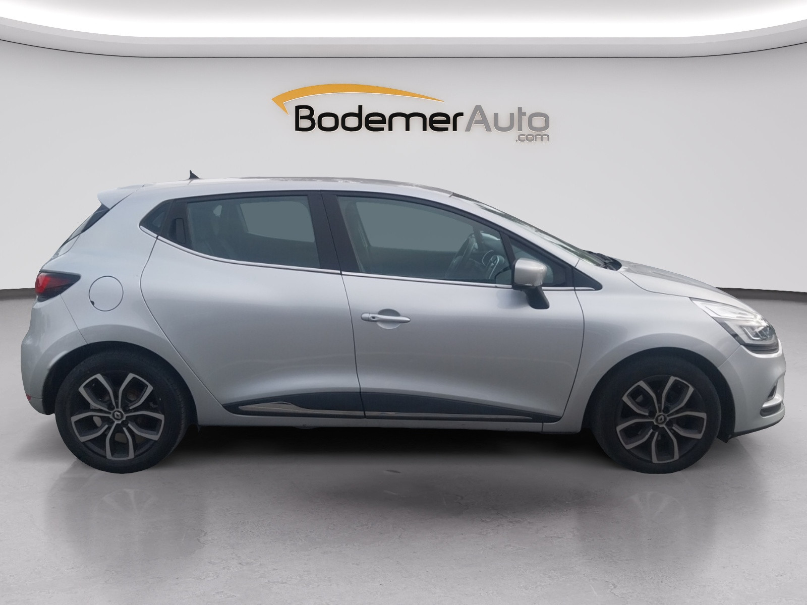 Vente en ligne Renault Clio 4 Clio dCi 110 Energy au prix de 10 990 €