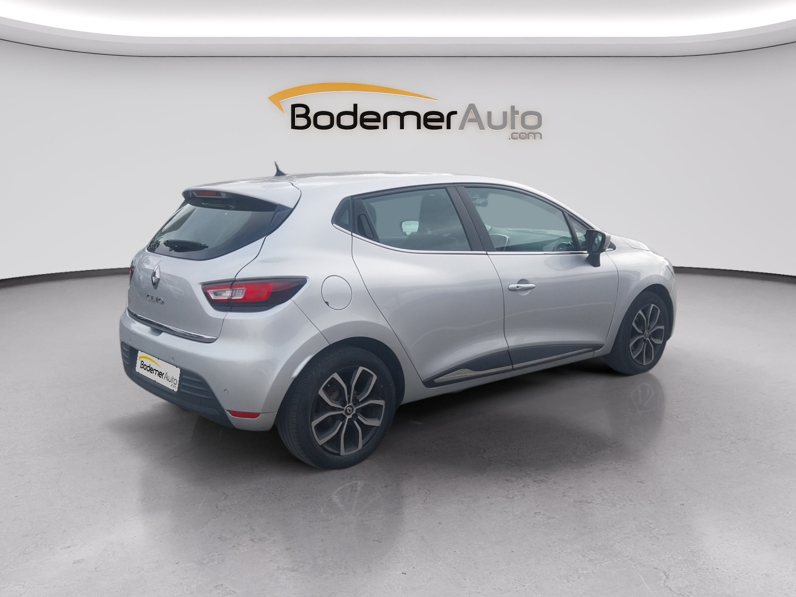 Vente en ligne Renault Clio 4 Clio dCi 110 Energy au prix de 10 990 €