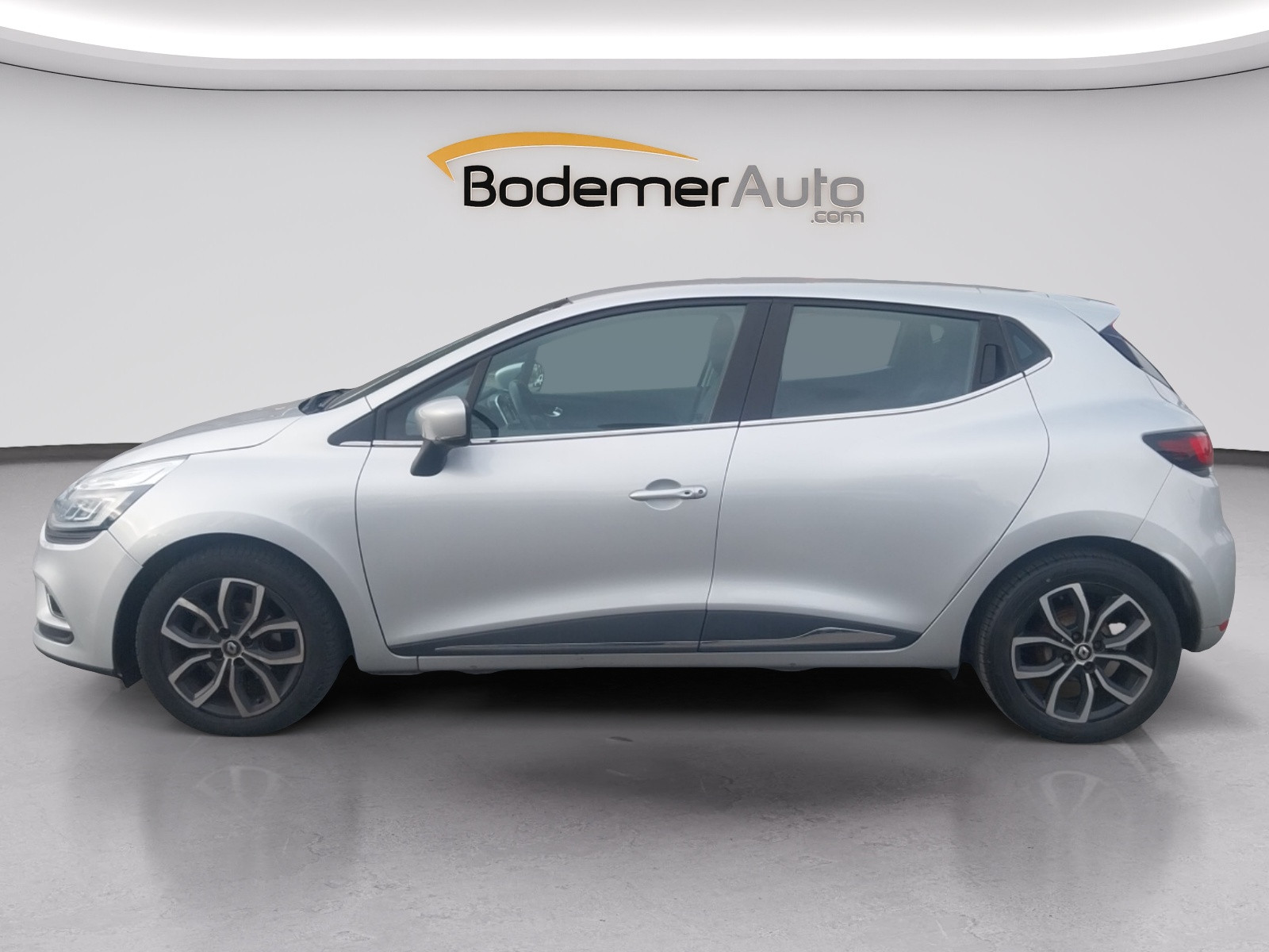 Vente en ligne Renault Clio 4 Clio dCi 110 Energy au prix de 10 990 €