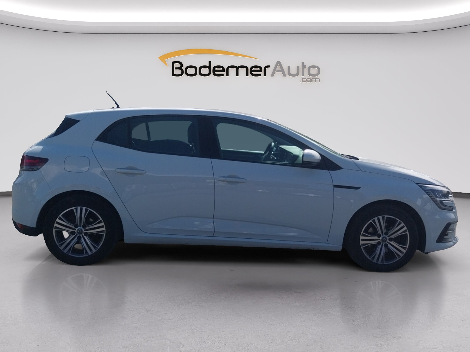 Vente en ligne Renault Megane 4  Blue dCi 115 EDC au prix de 13 990 €